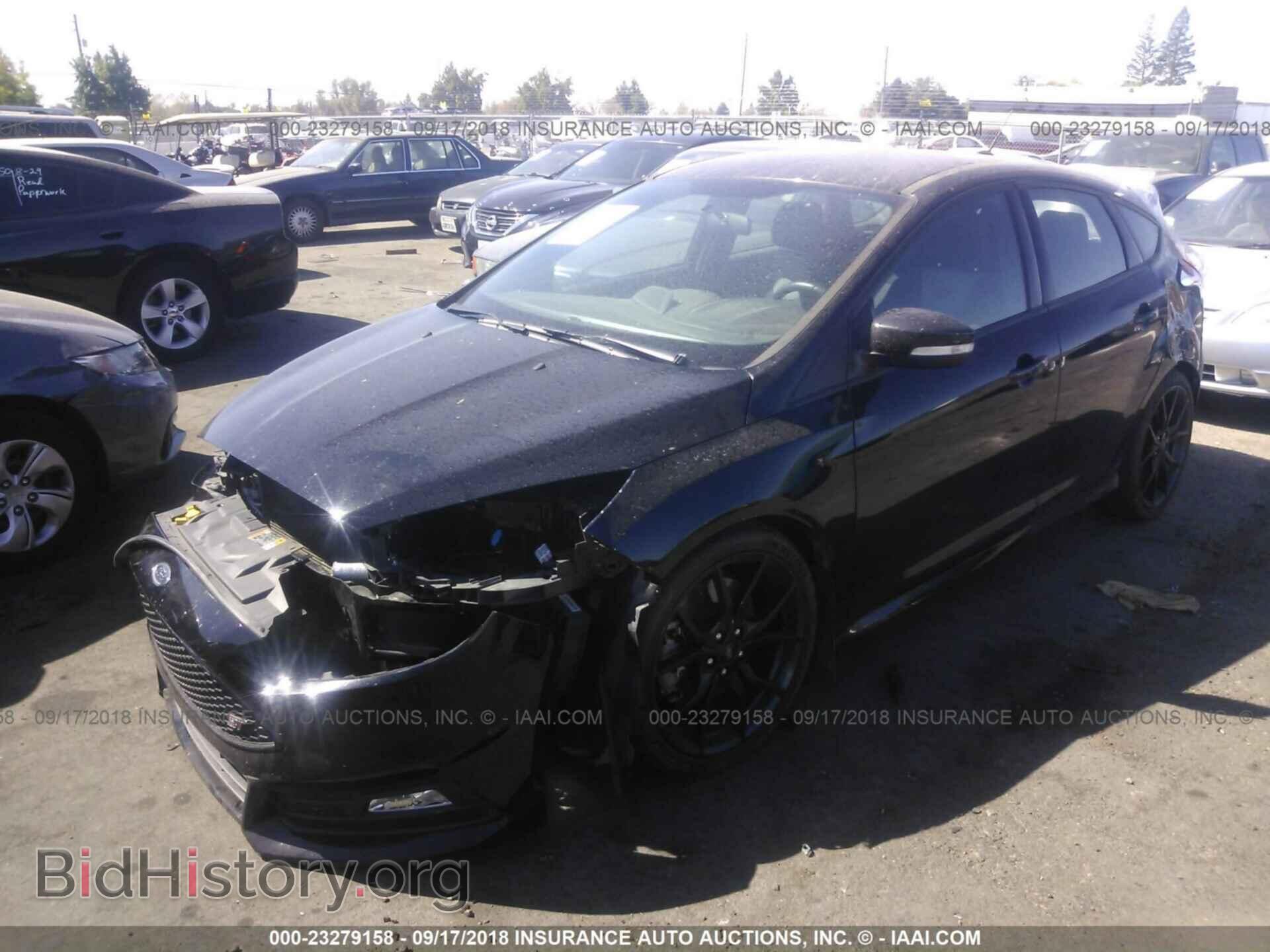 2016 Ford Focus - VIN: 1FADP3L93GL230641 - Фото 2