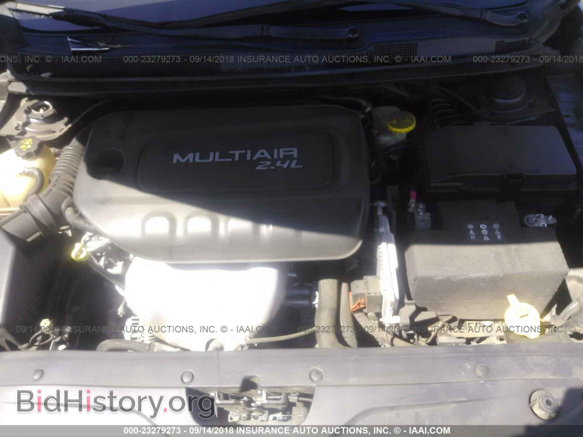 2015 Chrysler 200 - VIN: 1C3CCCAB5FN660850 - Фото 10