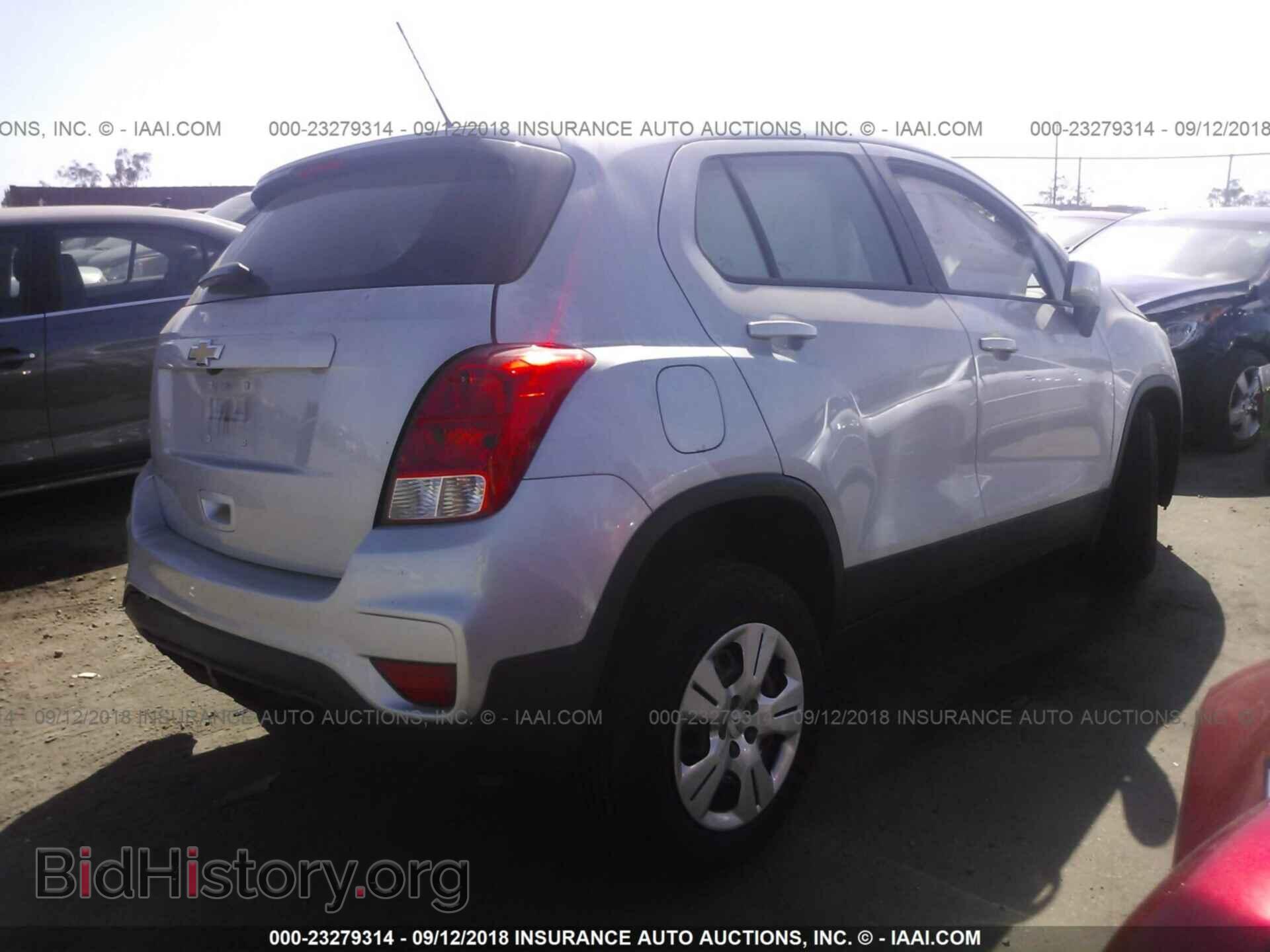 2017 Chevrolet Trax - VIN: 3GNCJKSB2HL246039 - Фото 4