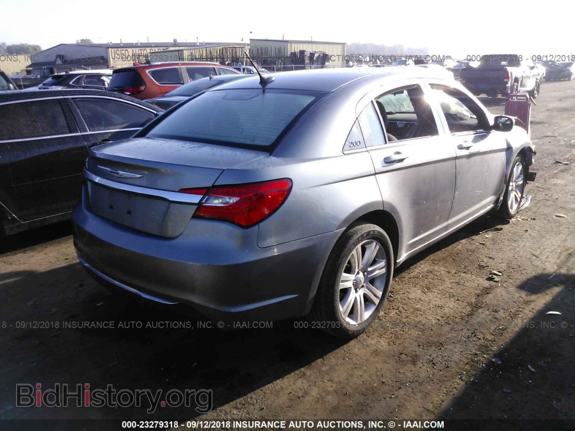 2013 Chrysler 200 - VIN: 1C3CCBBB0DN758500 - Photo 4