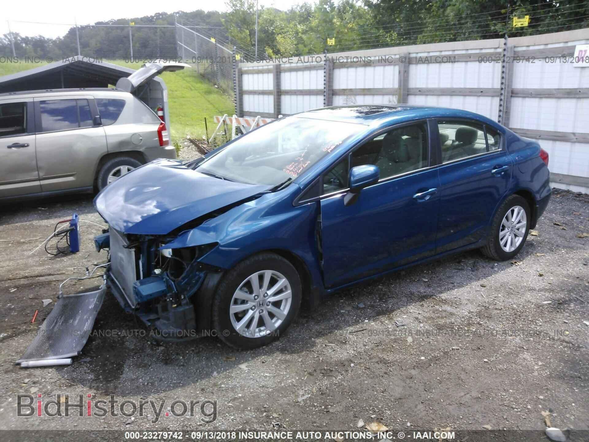2012 Honda Civic - VIN: 19XFB2F8XCE080819 - Фото 2