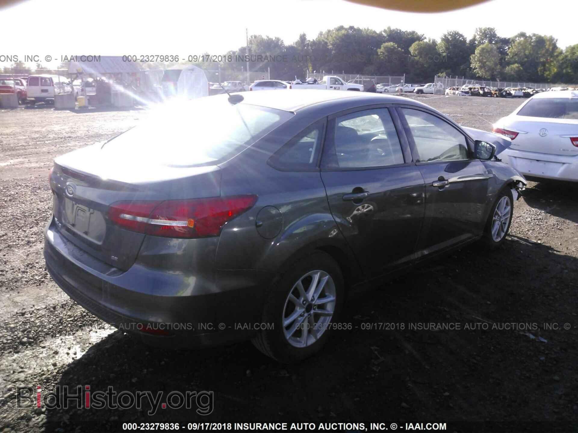 2018 Ford Focus - VIN: 1FADP3F29JL214028 - Фото 4