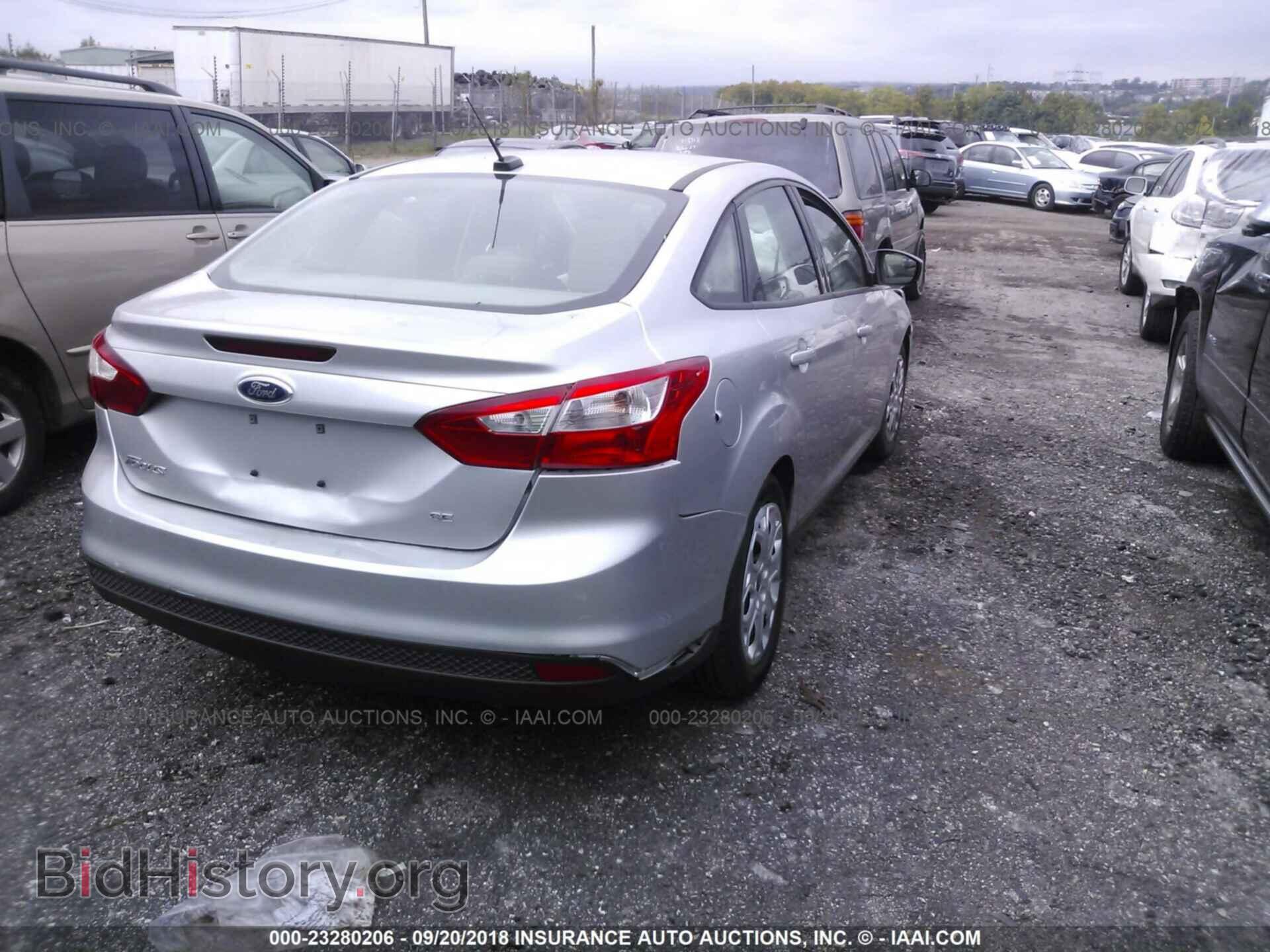 2012 Ford Focus - VIN: 1FAHP3F25CL171781 - Photo 4