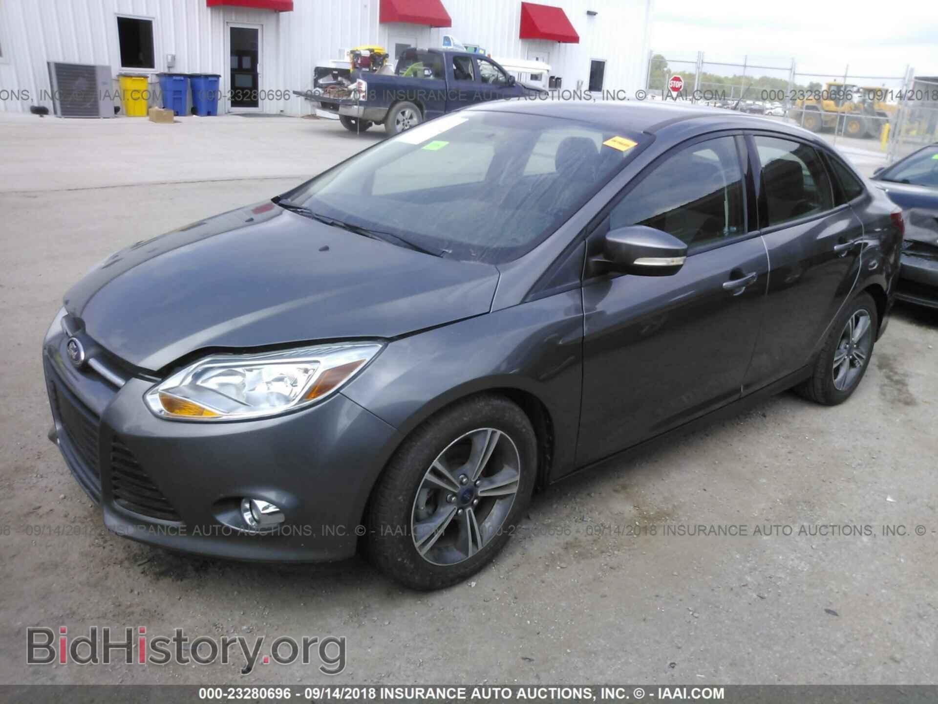 2014 Ford Focus - VIN: 1FADP3F27EL342192 - Фото 2