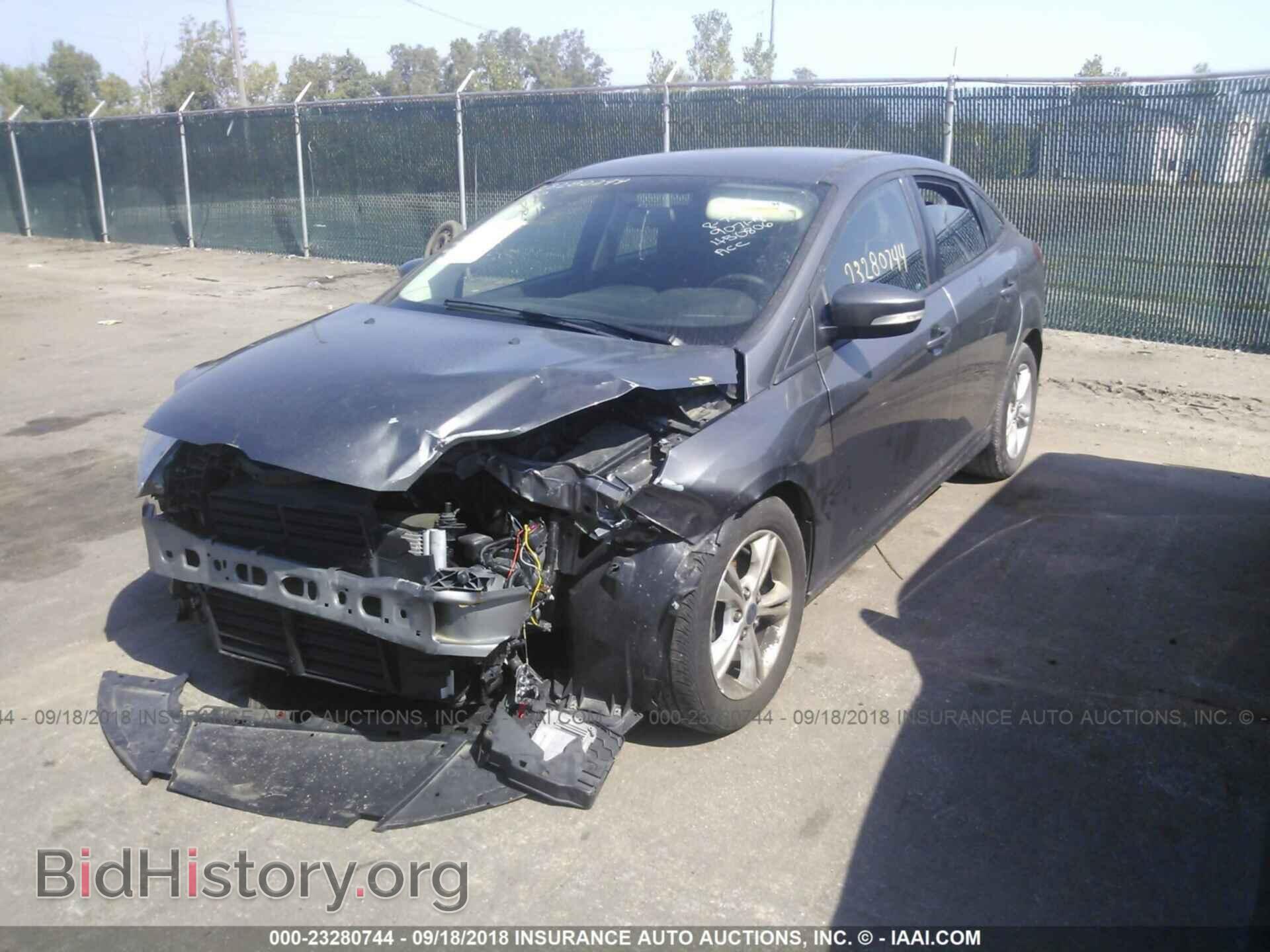 2014 Ford Focus - VIN: 1FADP3F28EL450806 - Photo 2