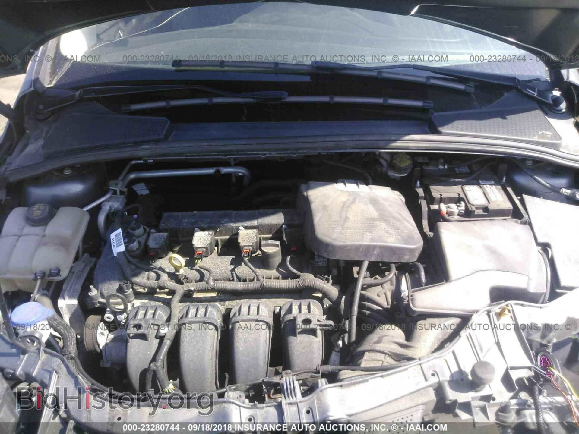 2014 Ford Focus - VIN: 1FADP3F28EL450806 - Photo 10