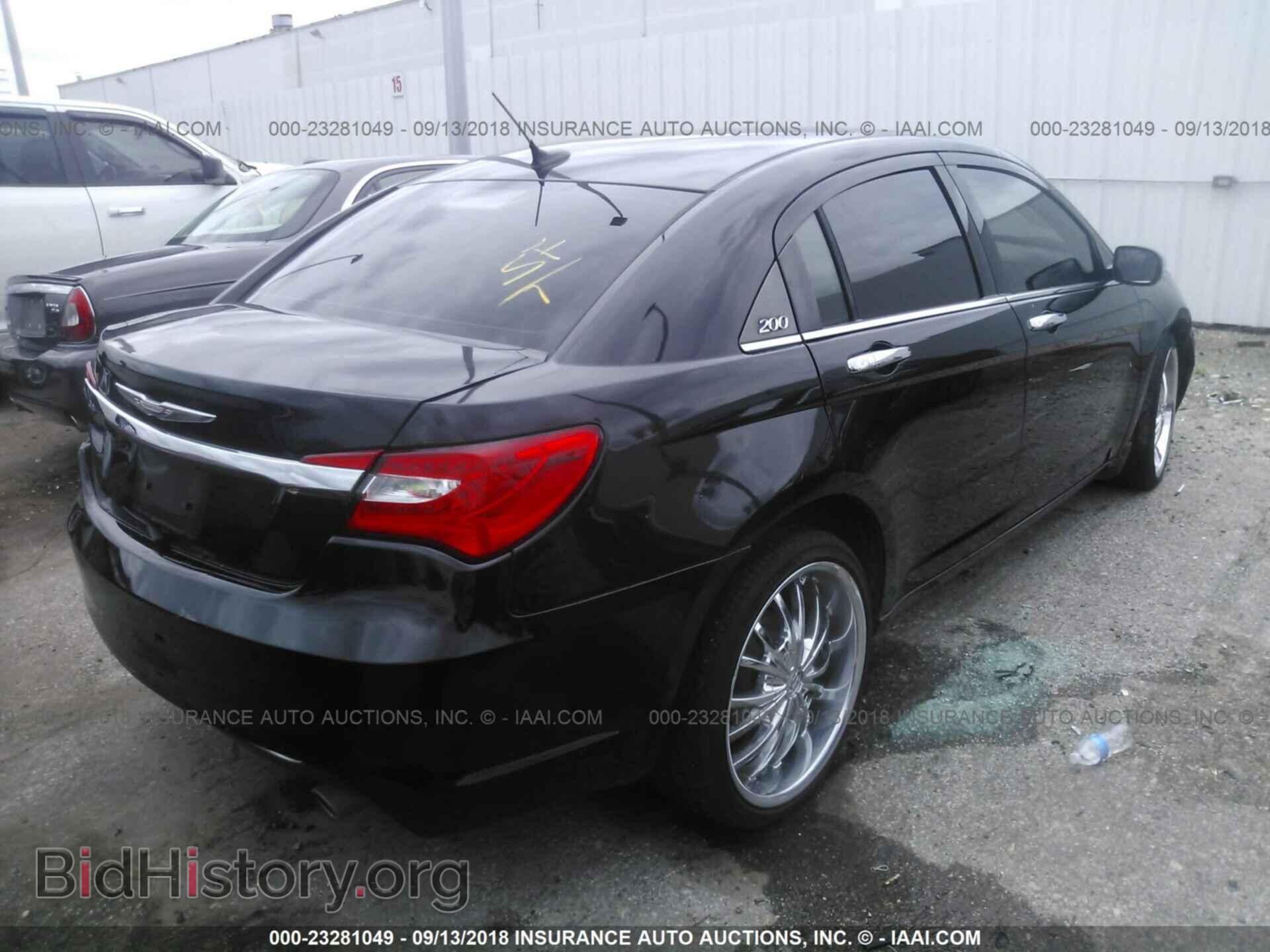 2011 Chrysler 200 - VIN: 1C3BC2FG2BN575467 - Фото 4