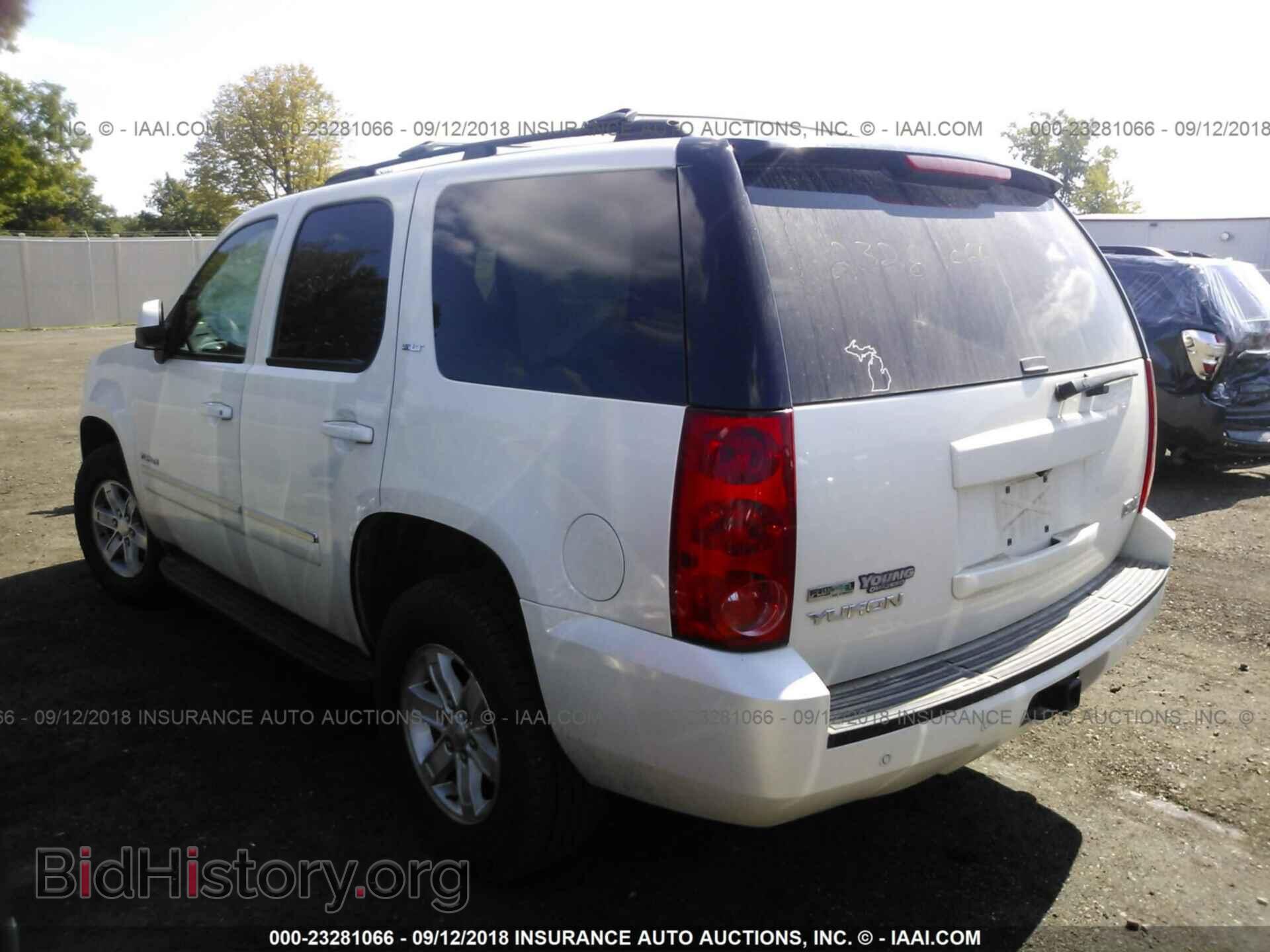2011 Gmc Yukon - VIN: 1GKS2CE08BR301227 - Фото 3