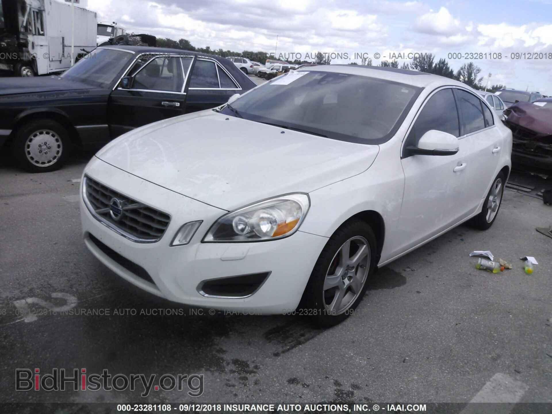 2013 Volvo S60 - VIN: YV1612FS8D2187309 - Фото 2