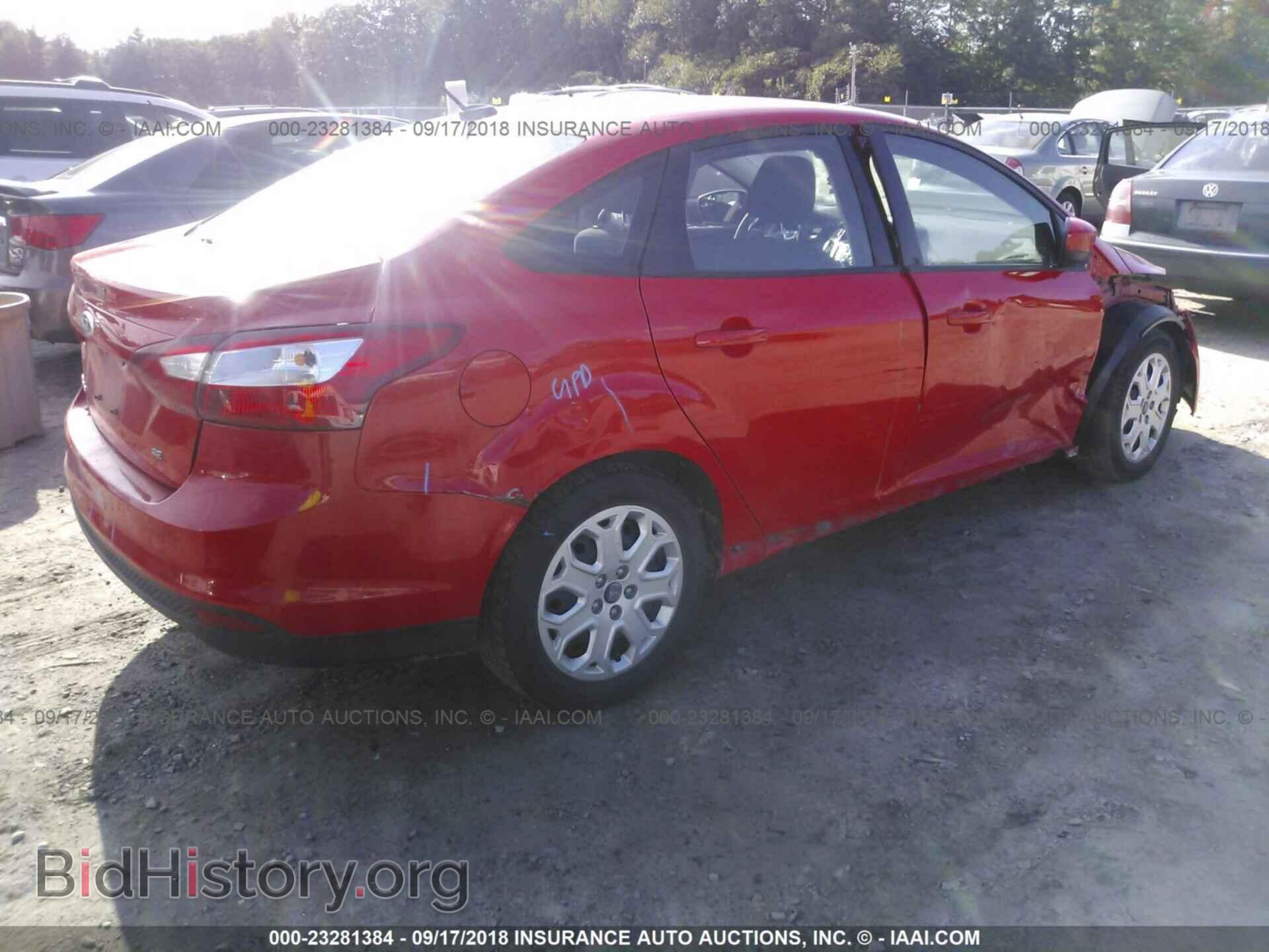 2012 Ford Focus - VIN: 1FAHP3F20CL195843 - Photo 4