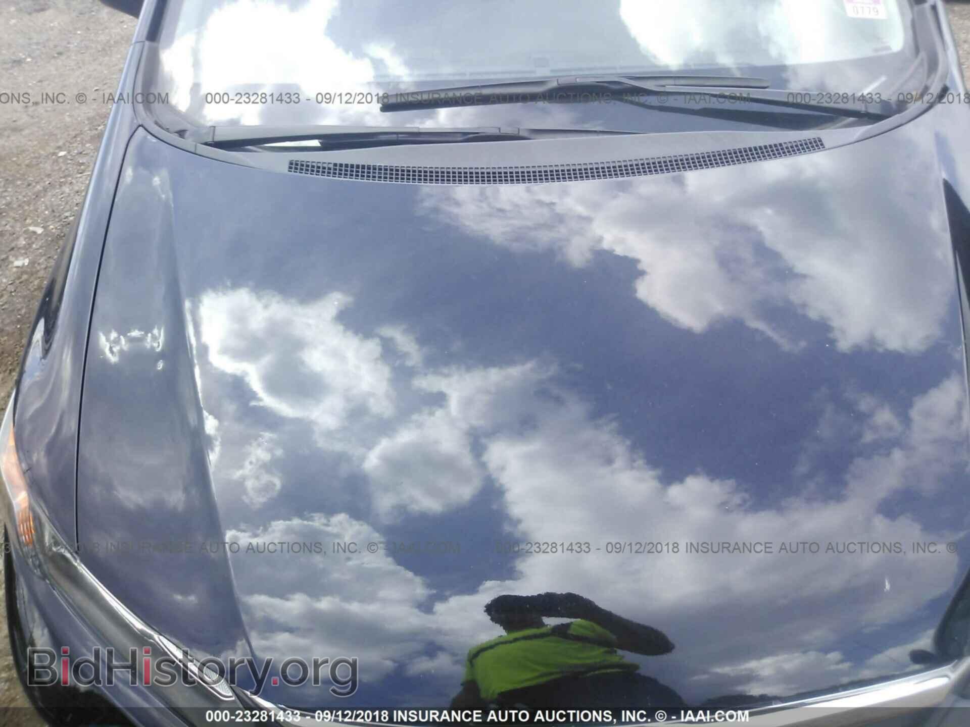 2012 Honda Civic - VIN: 19XFB2F55CE059351 - Photo 10