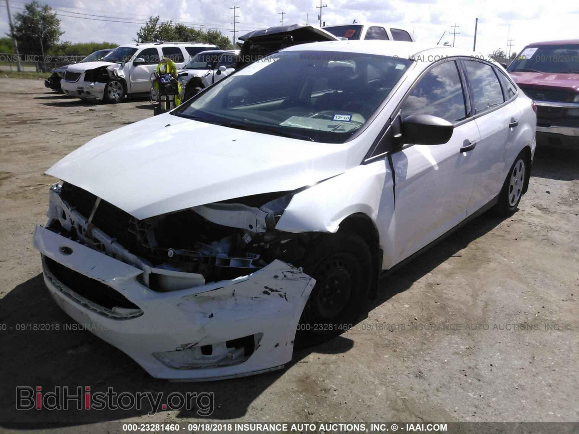 2016 Ford Focus - VIN: 1FADP3E24GL391208 - Фото 2