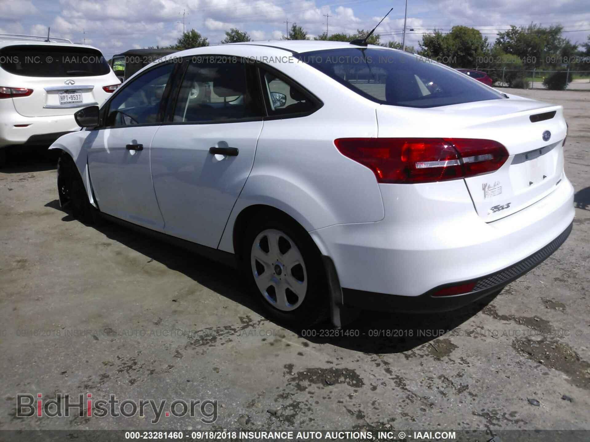 2016 Ford Focus - VIN: 1FADP3E24GL391208 - Фото 3