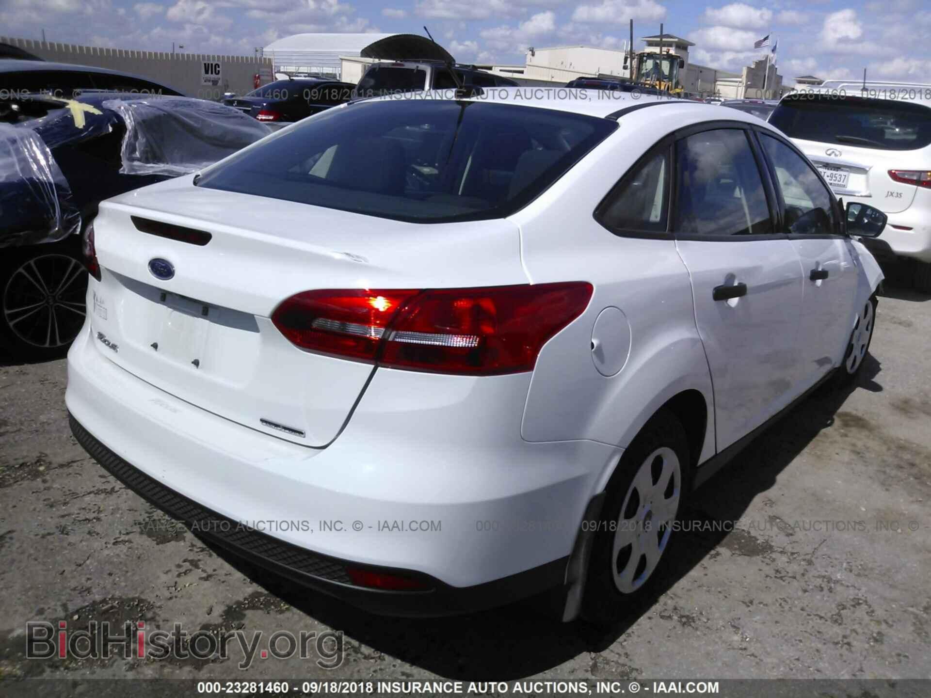 2016 Ford Focus - VIN: 1FADP3E24GL391208 - Фото 4