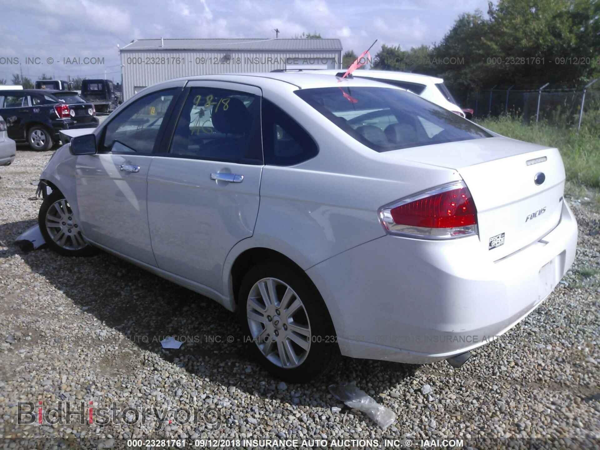 2011 Ford Focus - VIN: 1FAHP3HN2BW205020 - Фото 3