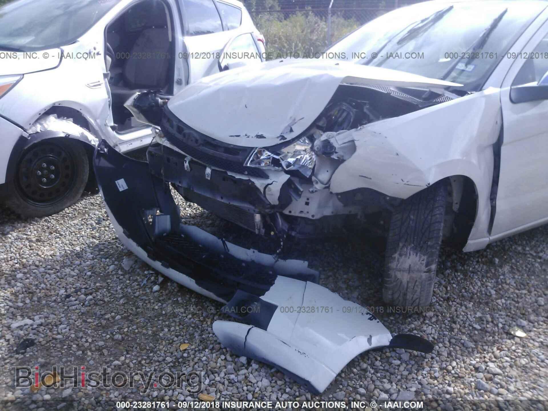 2011 Ford Focus - VIN: 1FAHP3HN2BW205020 - Фото 6