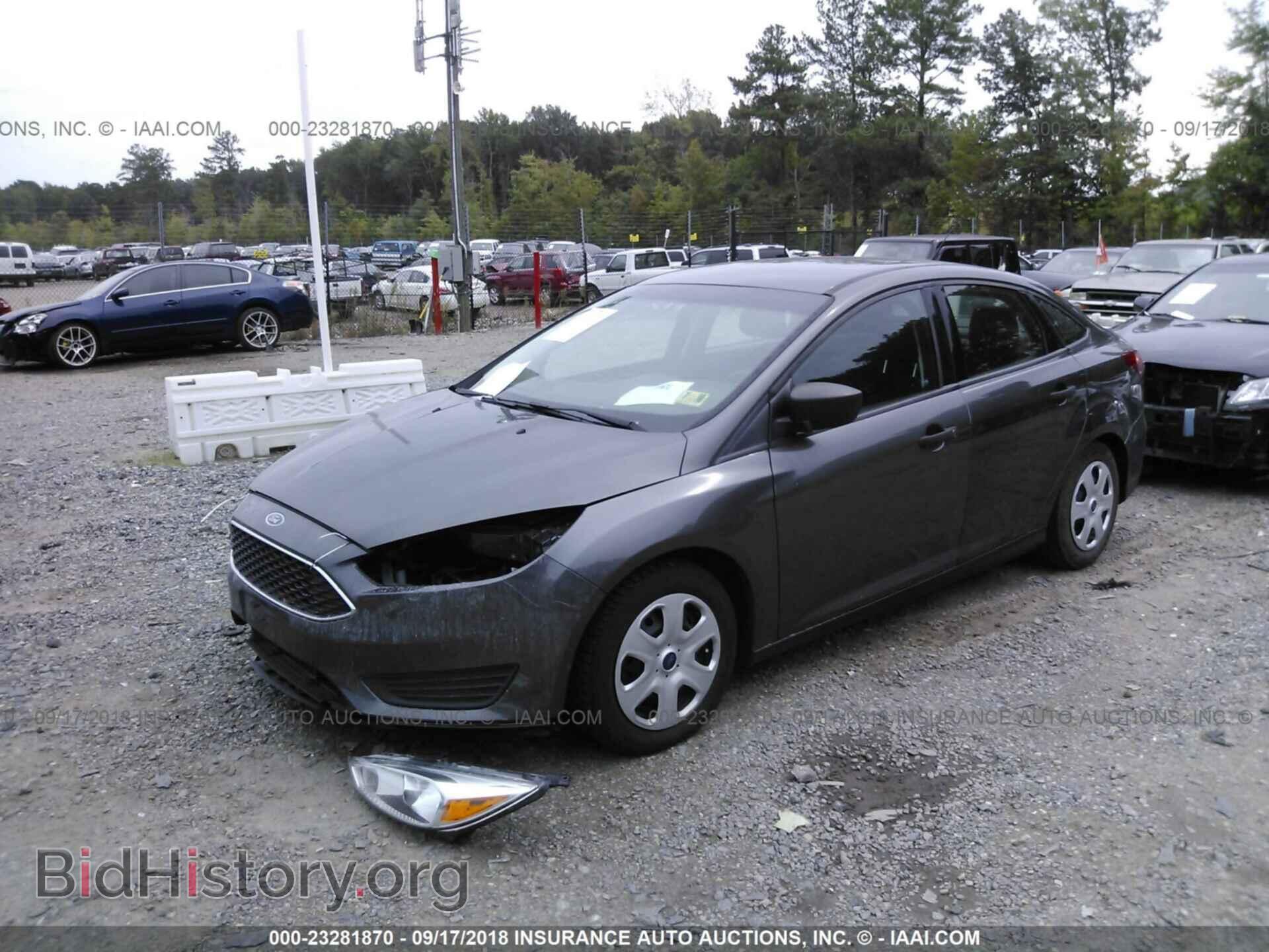 2015 Ford Focus - VIN: 1FADP3E27FL312113 - Photo 2
