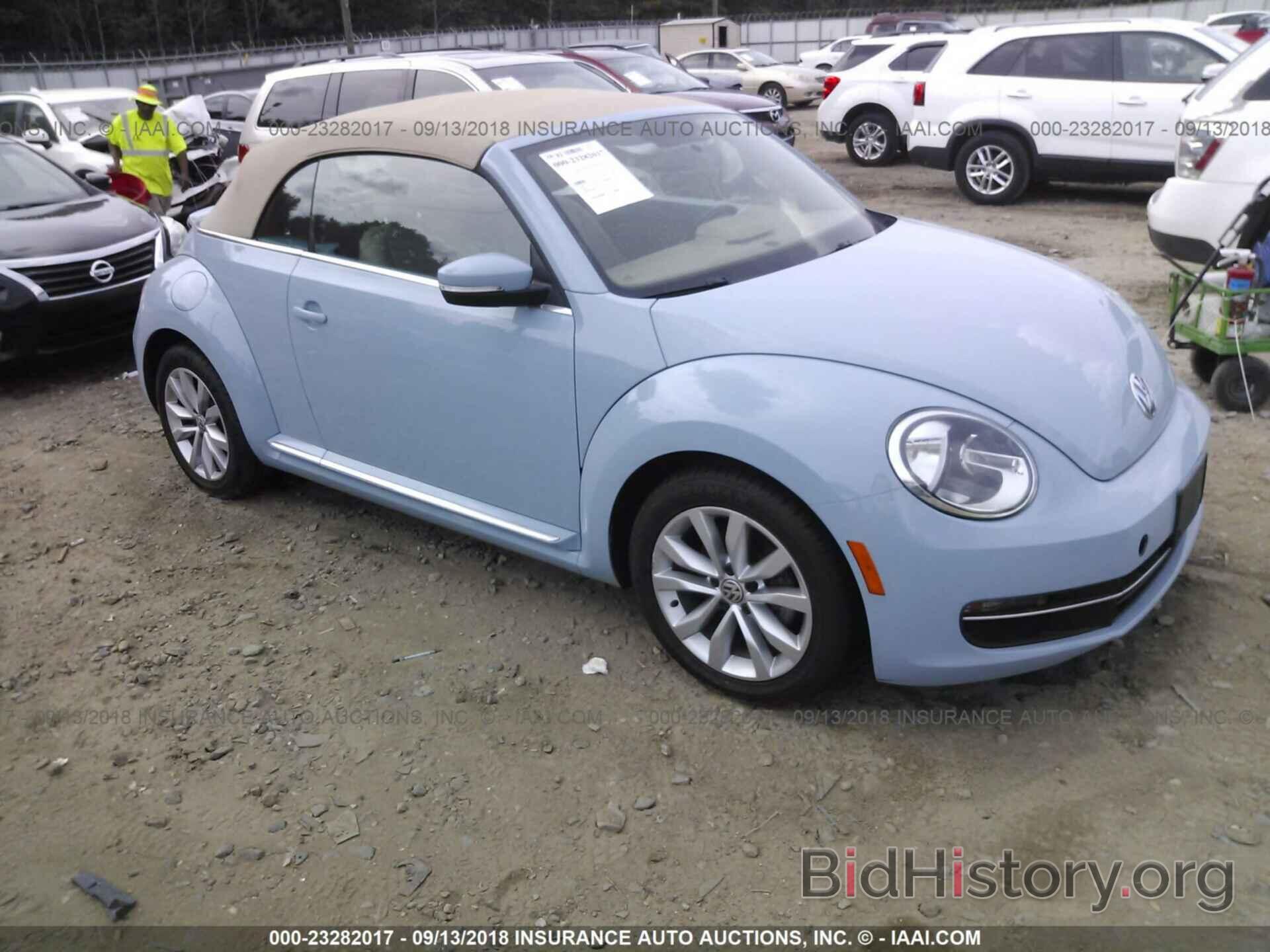 Фотография 3VW5L7AT0DM830508 - Volkswagen Beetle 2013