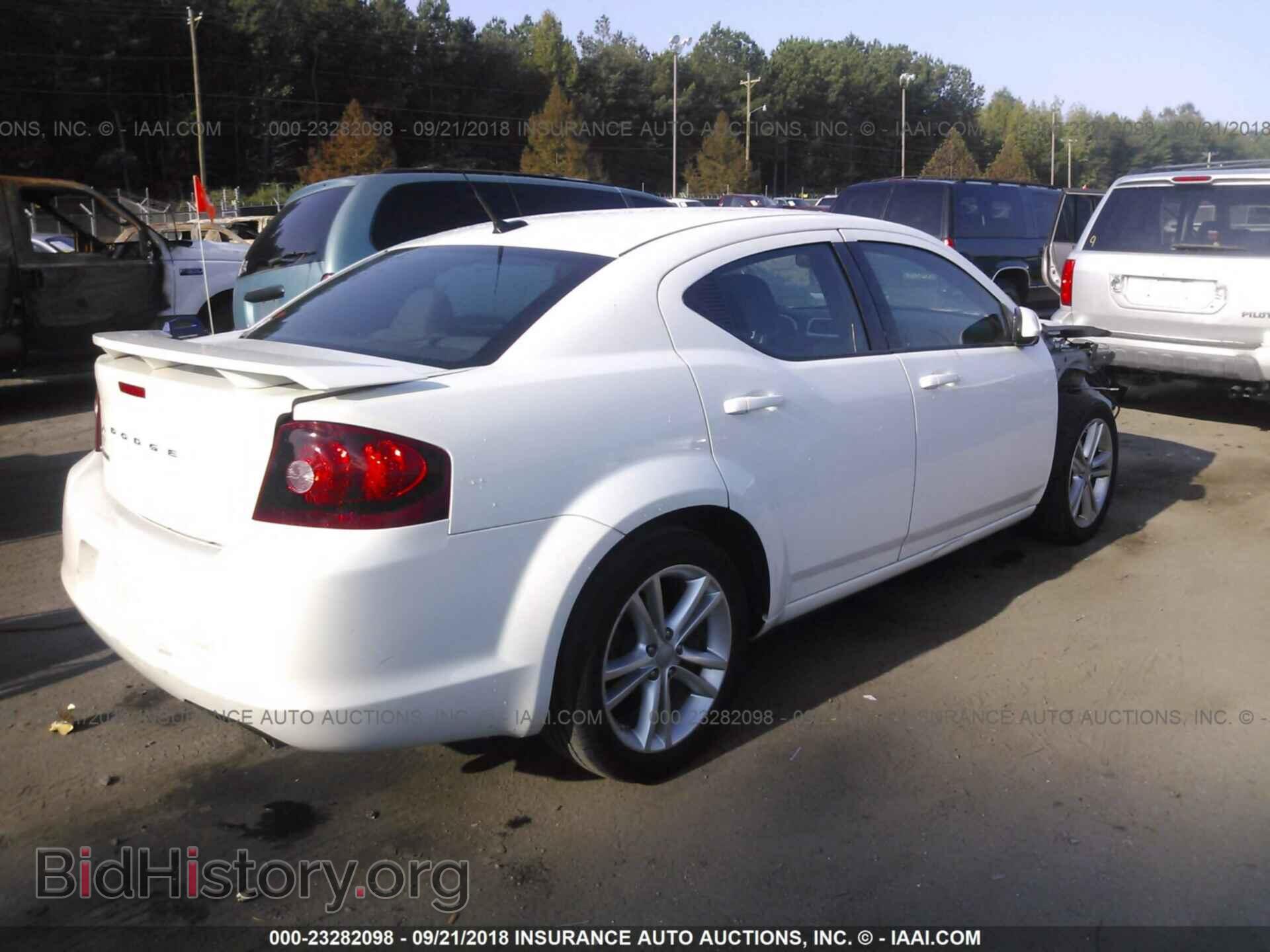 2011 Dodge Avenger - VIN: 1B3BD1FG6BN512232 - Фото 4