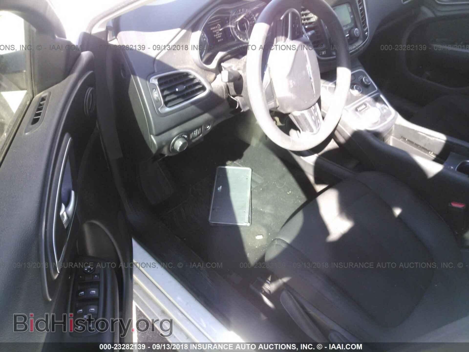 2015 Chrysler 200 - VIN: 1C3CCCFB1FN600279 - Photo 5