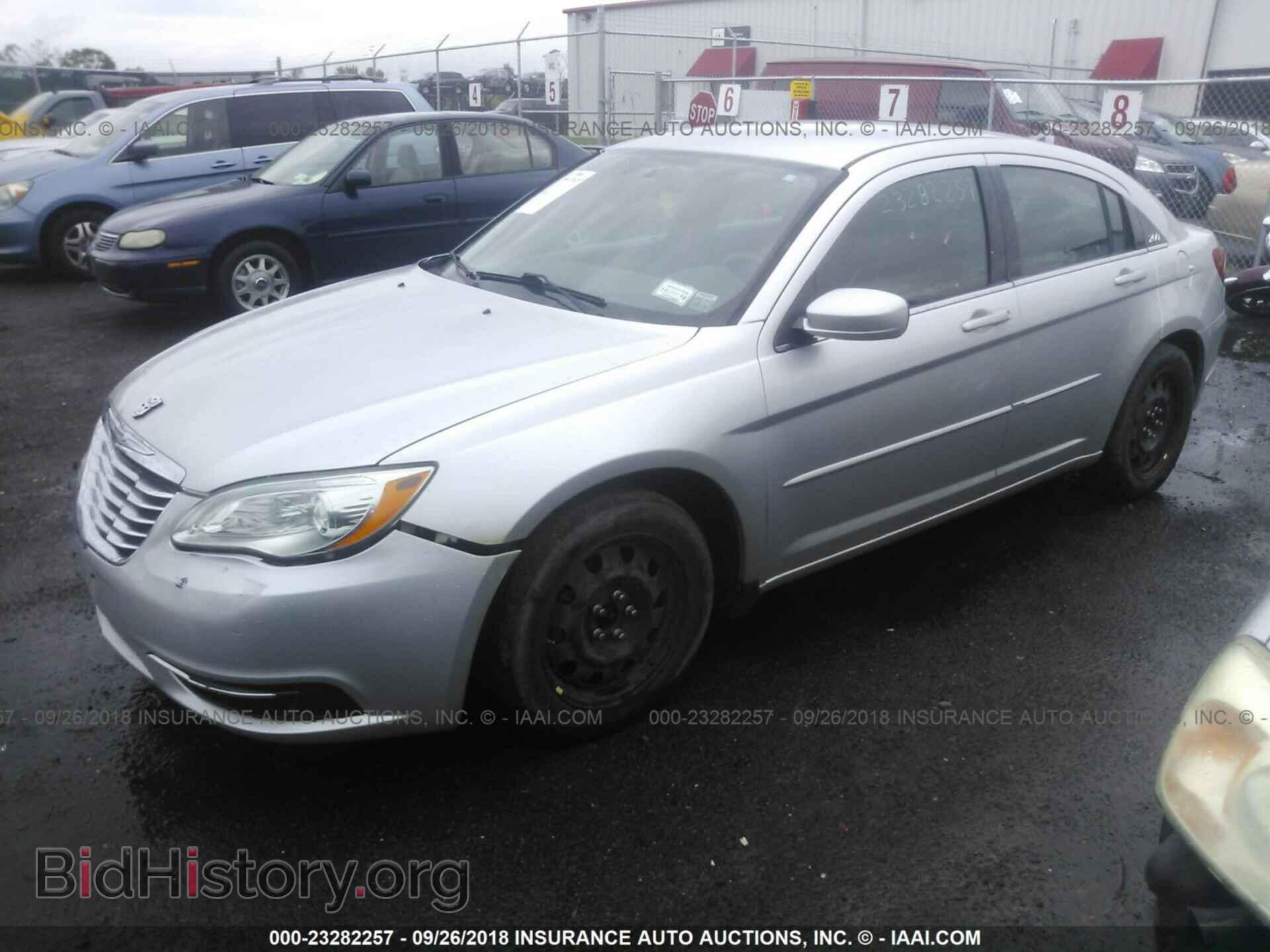 2011 Chrysler 200 - VIN: 1C3BC4FB9BN590063 - Photo 2