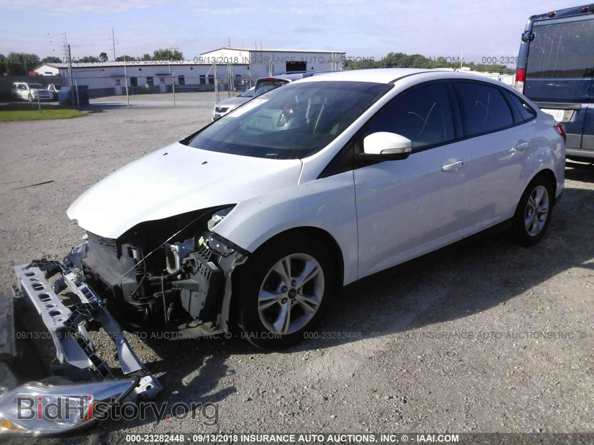 2014 Ford Focus - VIN: 1FADP3F2XEL460852 - Фото 2