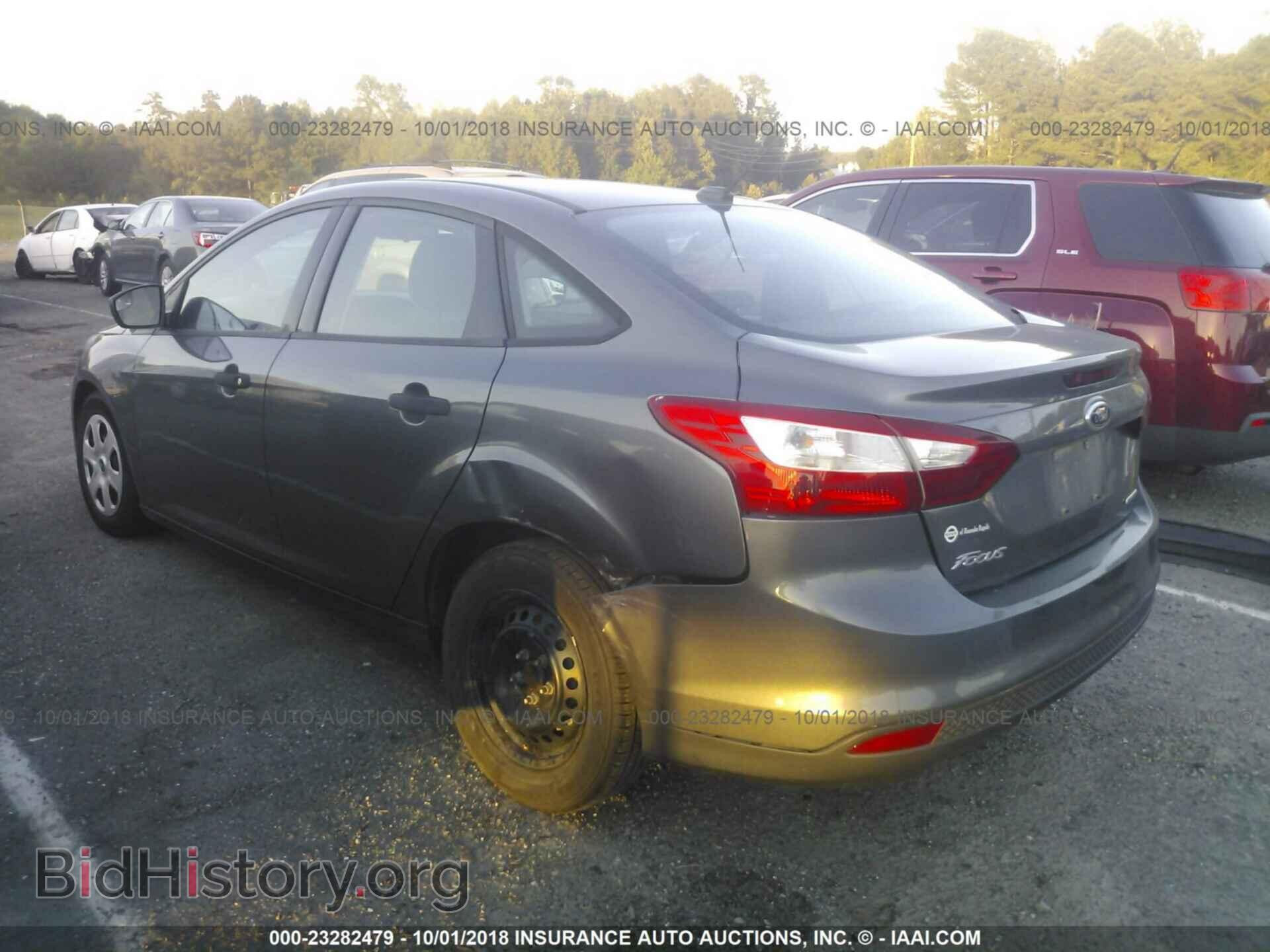 2012 Ford Focus - VIN: 1FAHP3E22CL407806 - Photo 3