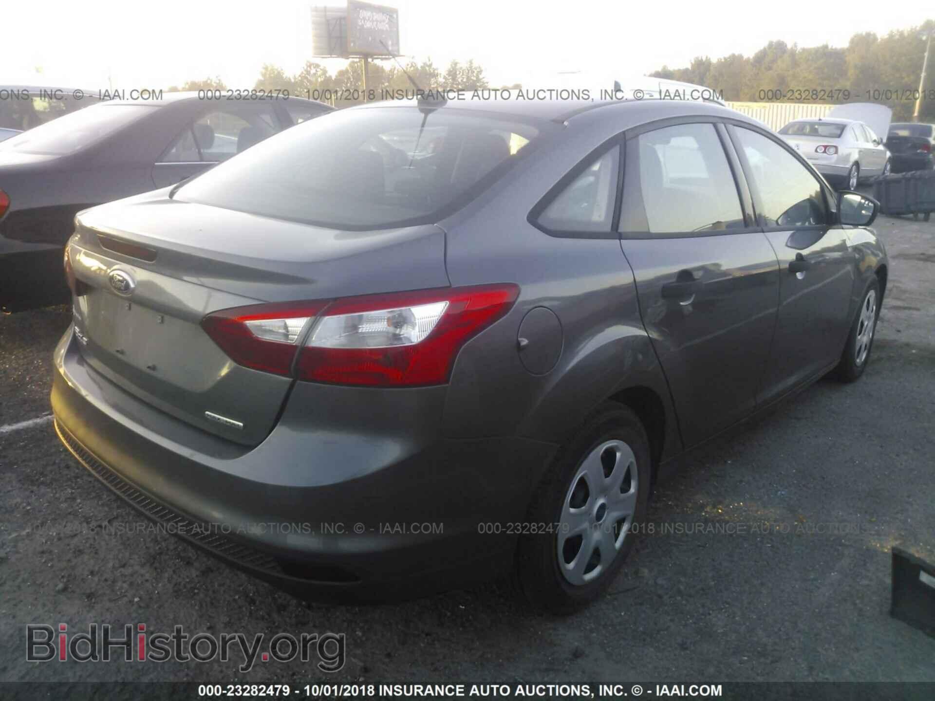 2012 Ford Focus - VIN: 1FAHP3E22CL407806 - Photo 4