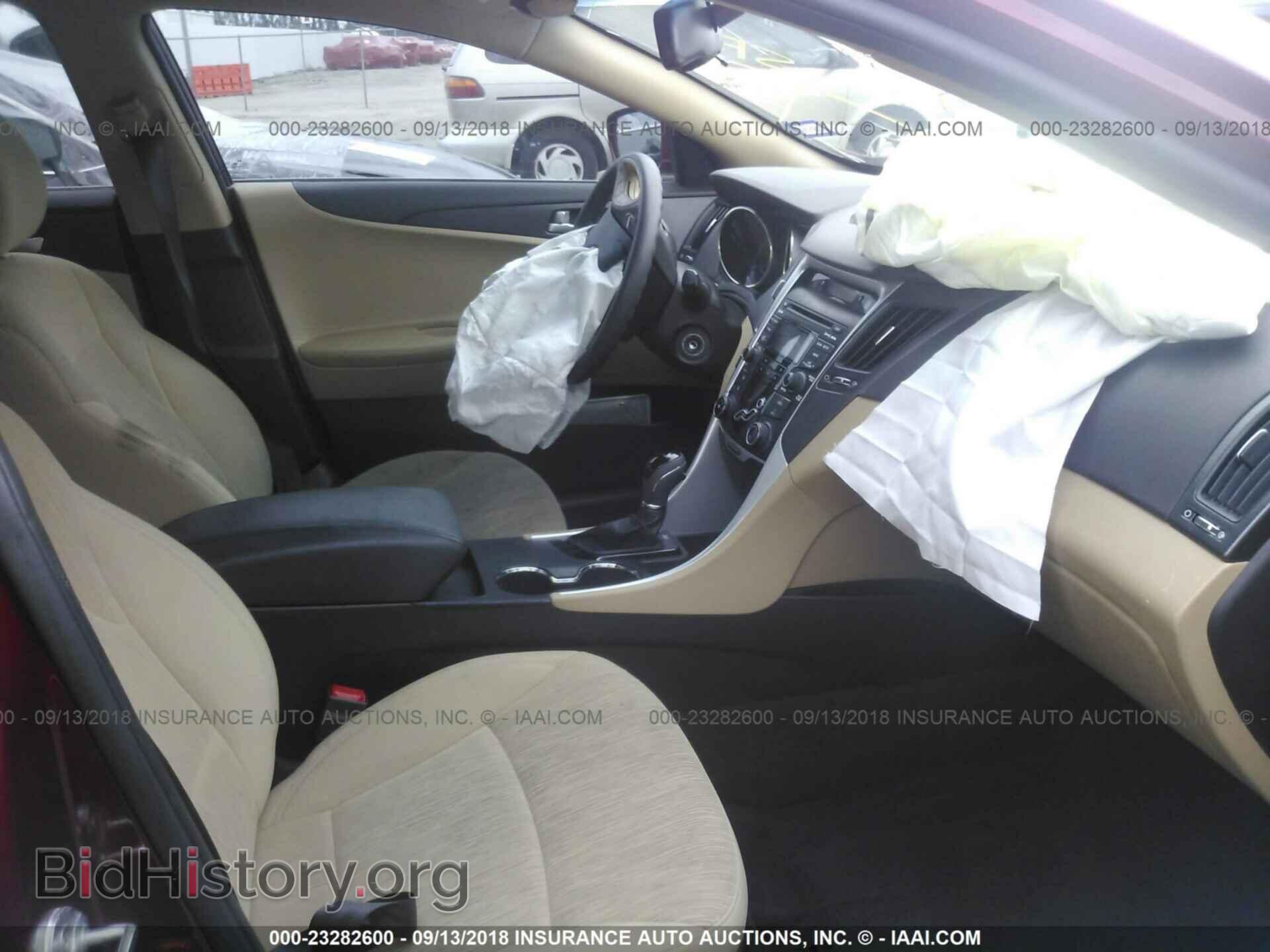 2012 Hyundai Sonata - VIN: 5NPEB4AC2CH319181 - Фото 5