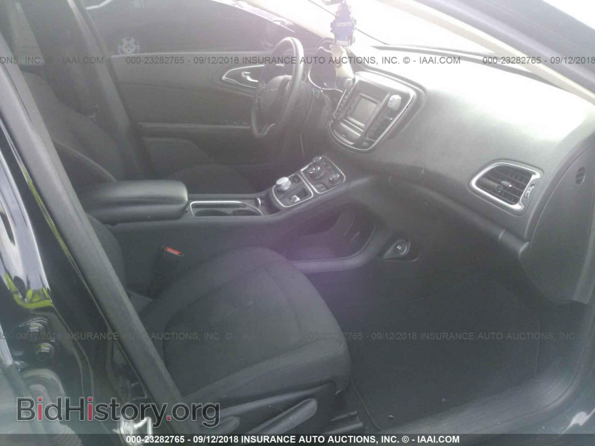 2016 Chrysler 200 - VIN: 1C3CCCAB4GN117278 - Photo 5
