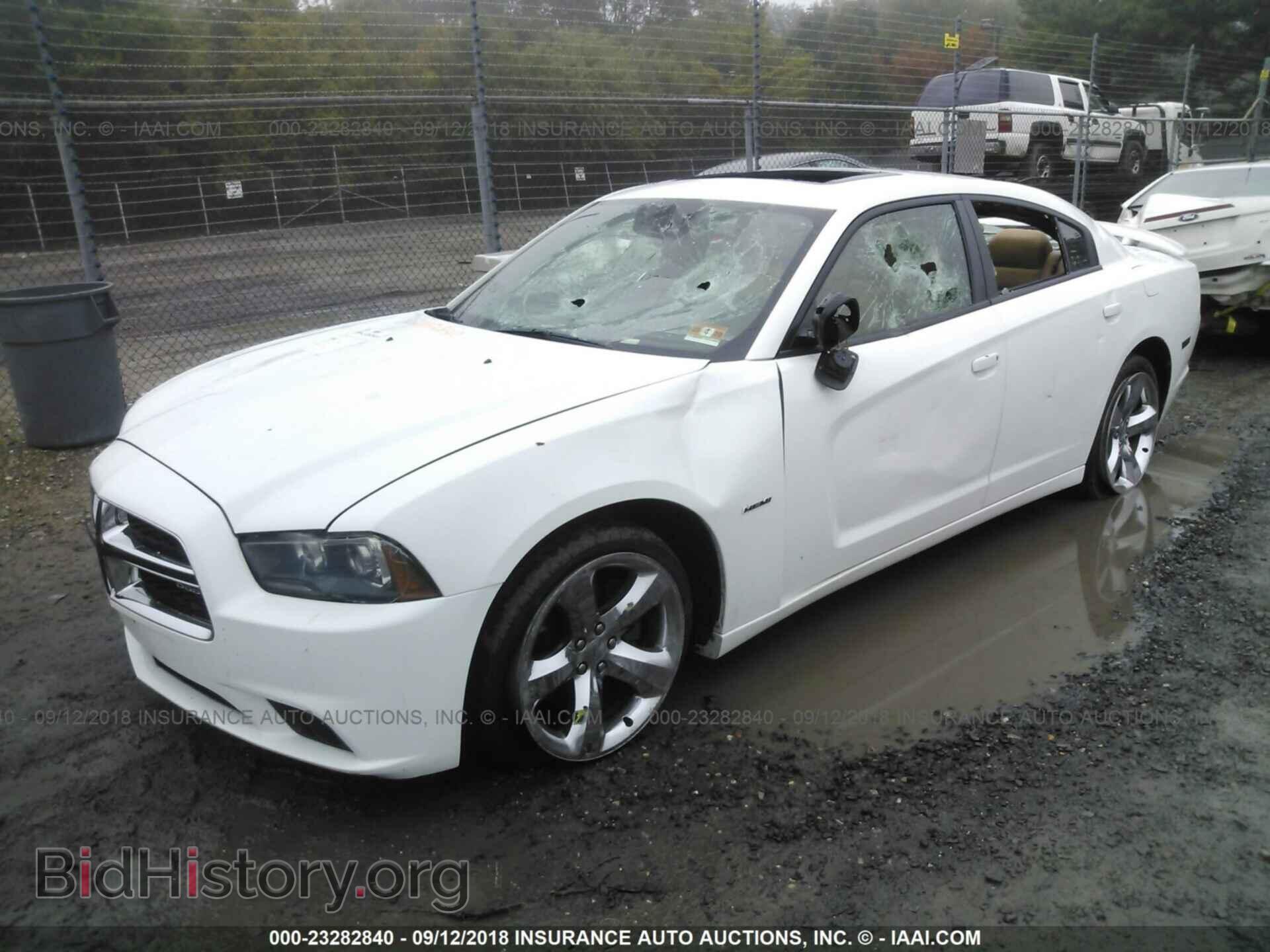 2011 Dodge Charger - VIN: 2B3CL5CTXBH512436 - Фото 2