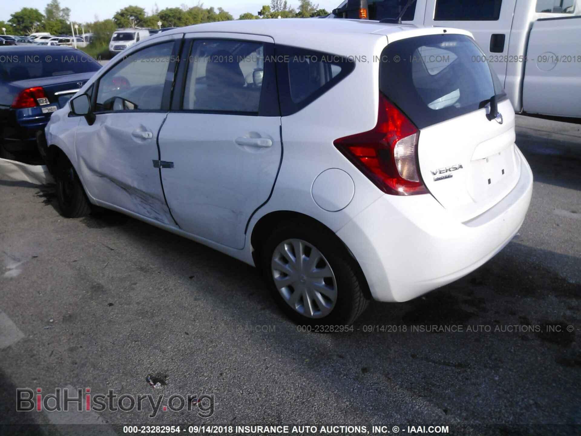 2016 Nissan Versa note - VIN: 3N1CE2CP3GL404817 - Фото 3