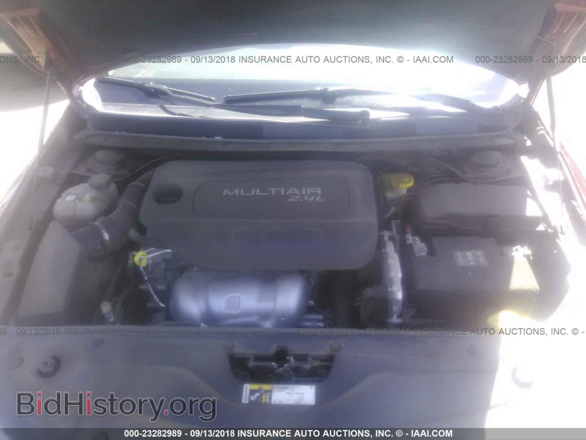 2016 Chrysler 200 - VIN: 1C3CCCAB8GN163826 - Фото 10