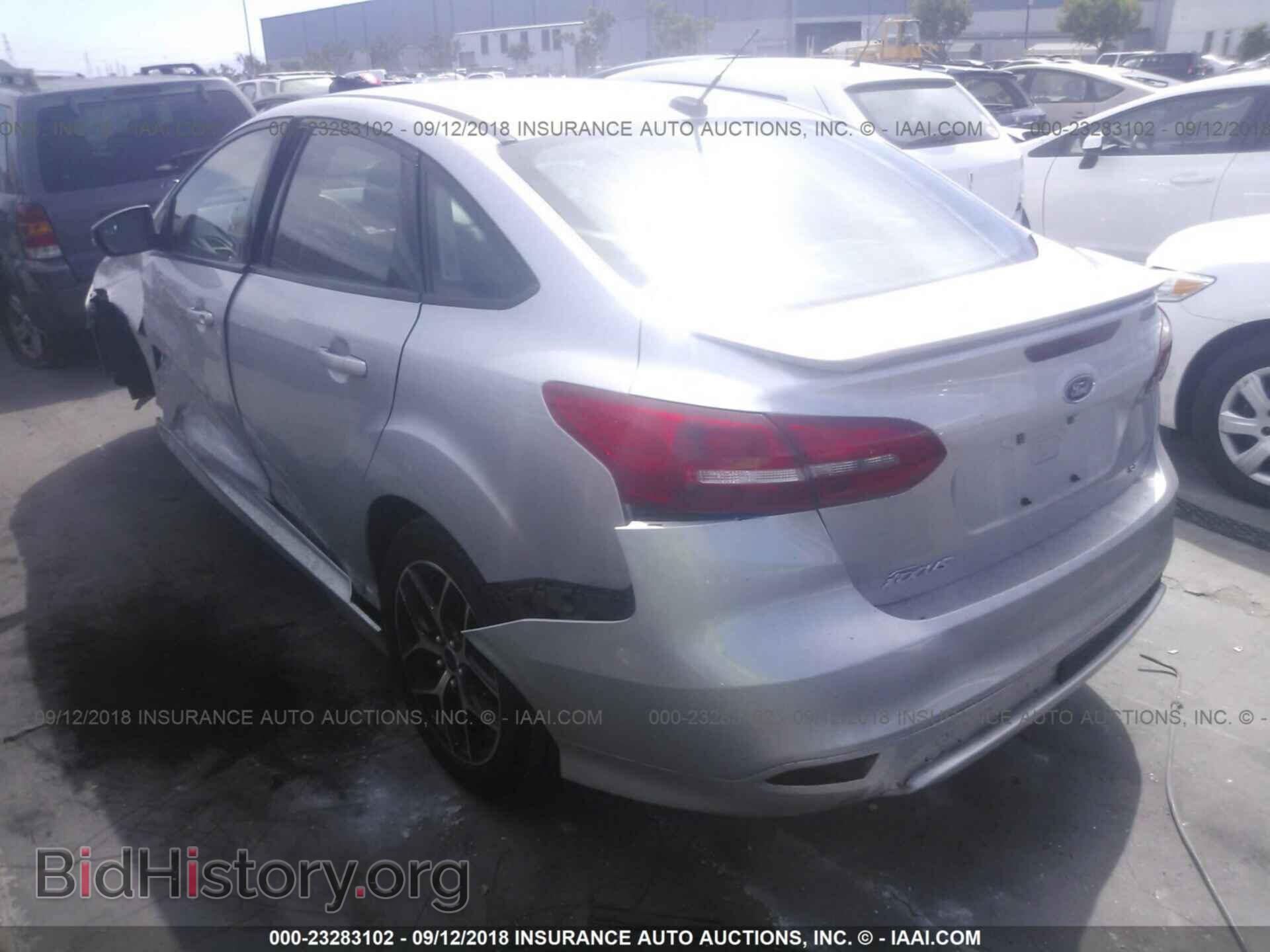 2016 Ford Focus - VIN: 1FADP3F23GL230444 - Фото 3