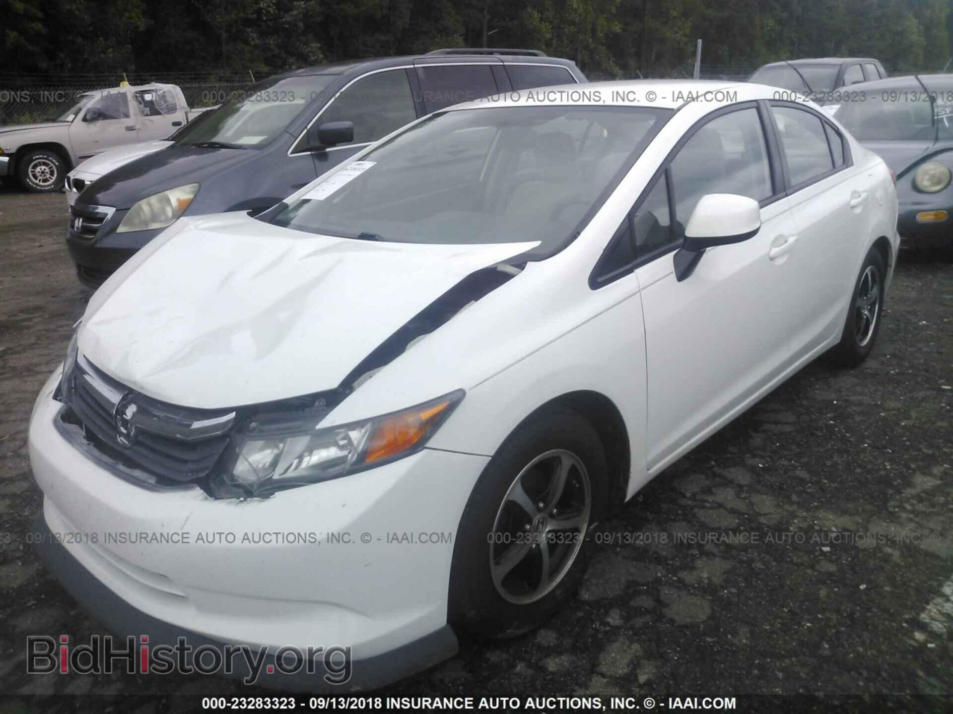 2012 Honda Civic - VIN: 2HGFB2F5XCH562041 - Фото 2