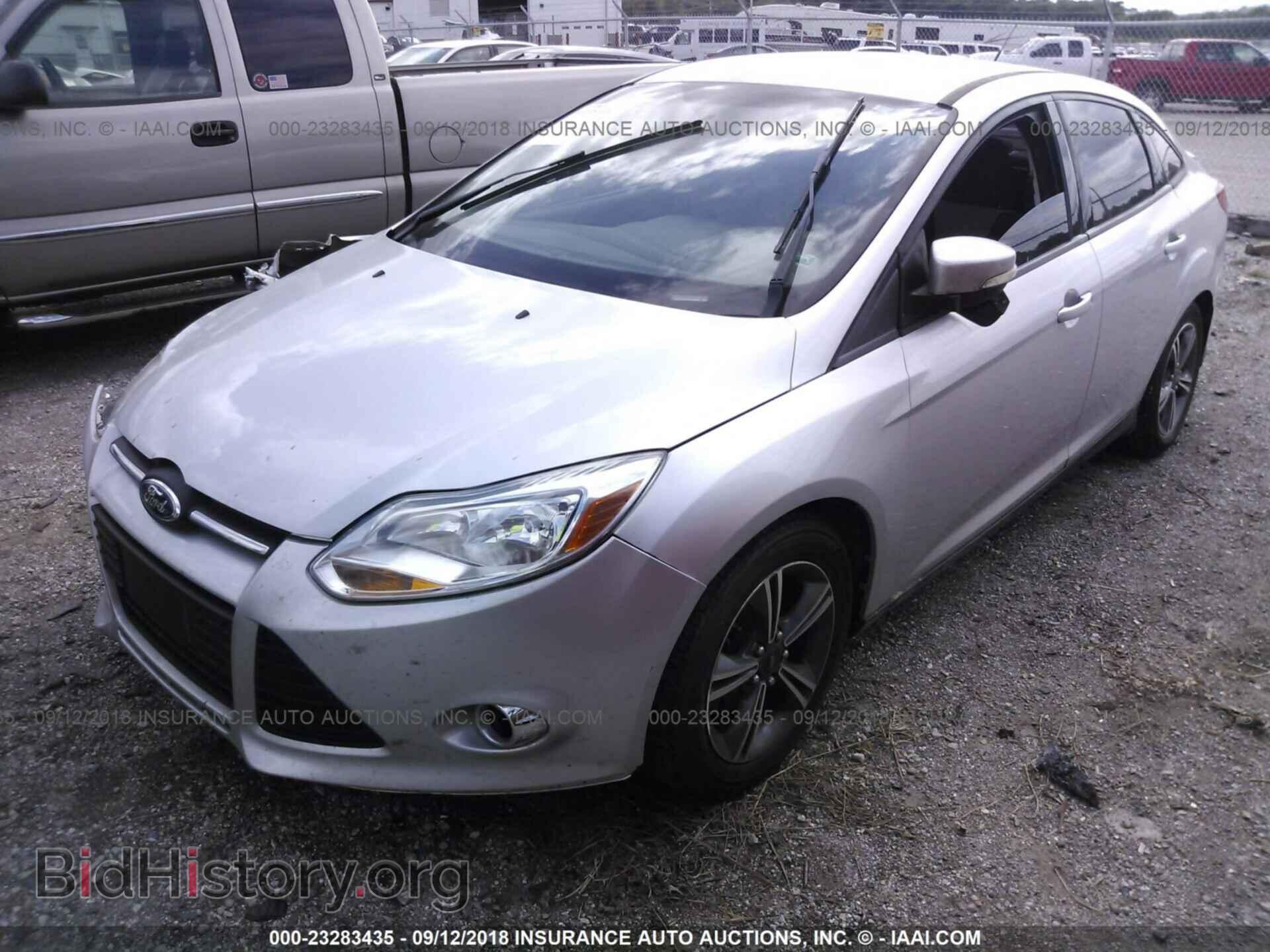 2014 Ford Focus - VIN: 1FADP3F23EL183042 - Photo 2