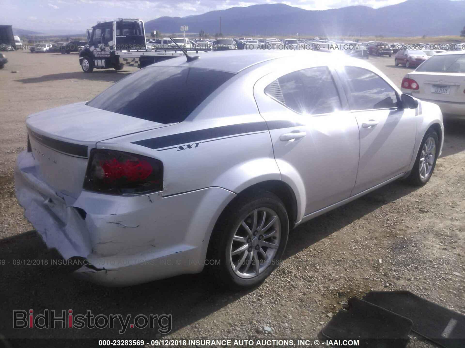 2011 Dodge Avenger - VIN: 1B3BD4FB1BN608663 - Фото 4