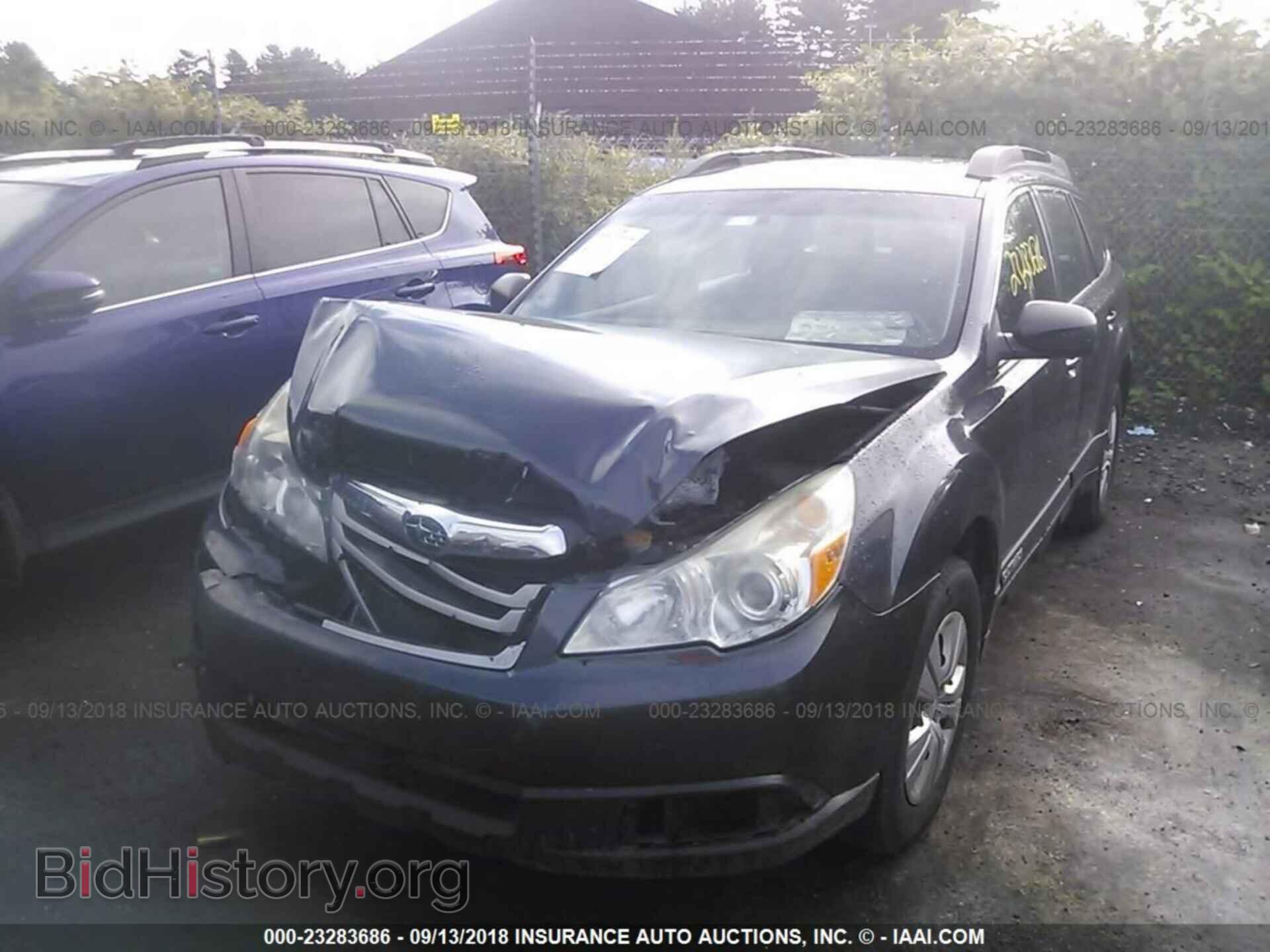2011 Subaru Outback - VIN: 4S4BRBAC7B3312249 - Фото 2