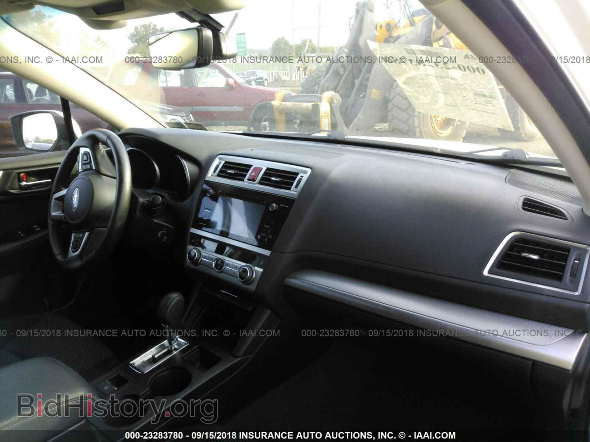 2017 Subaru Outback - VIN: 4S4BSAFC7H3384178 - Photo 5