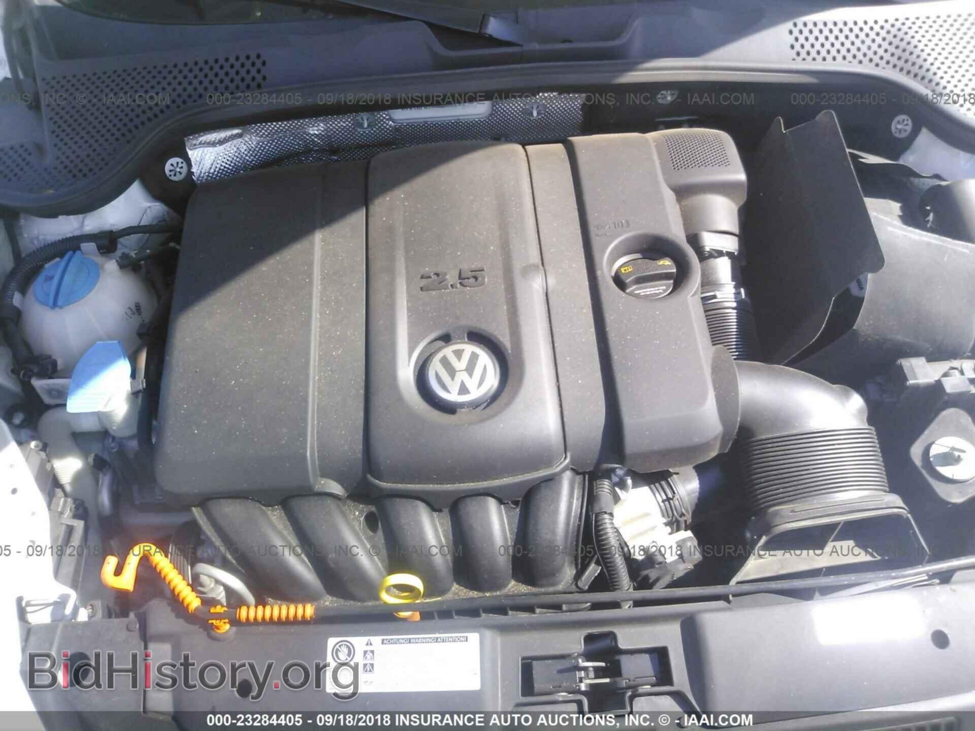 2013 Volkswagen Beetle - VIN: 3VWJX7AT6DM680245 - Фото 10