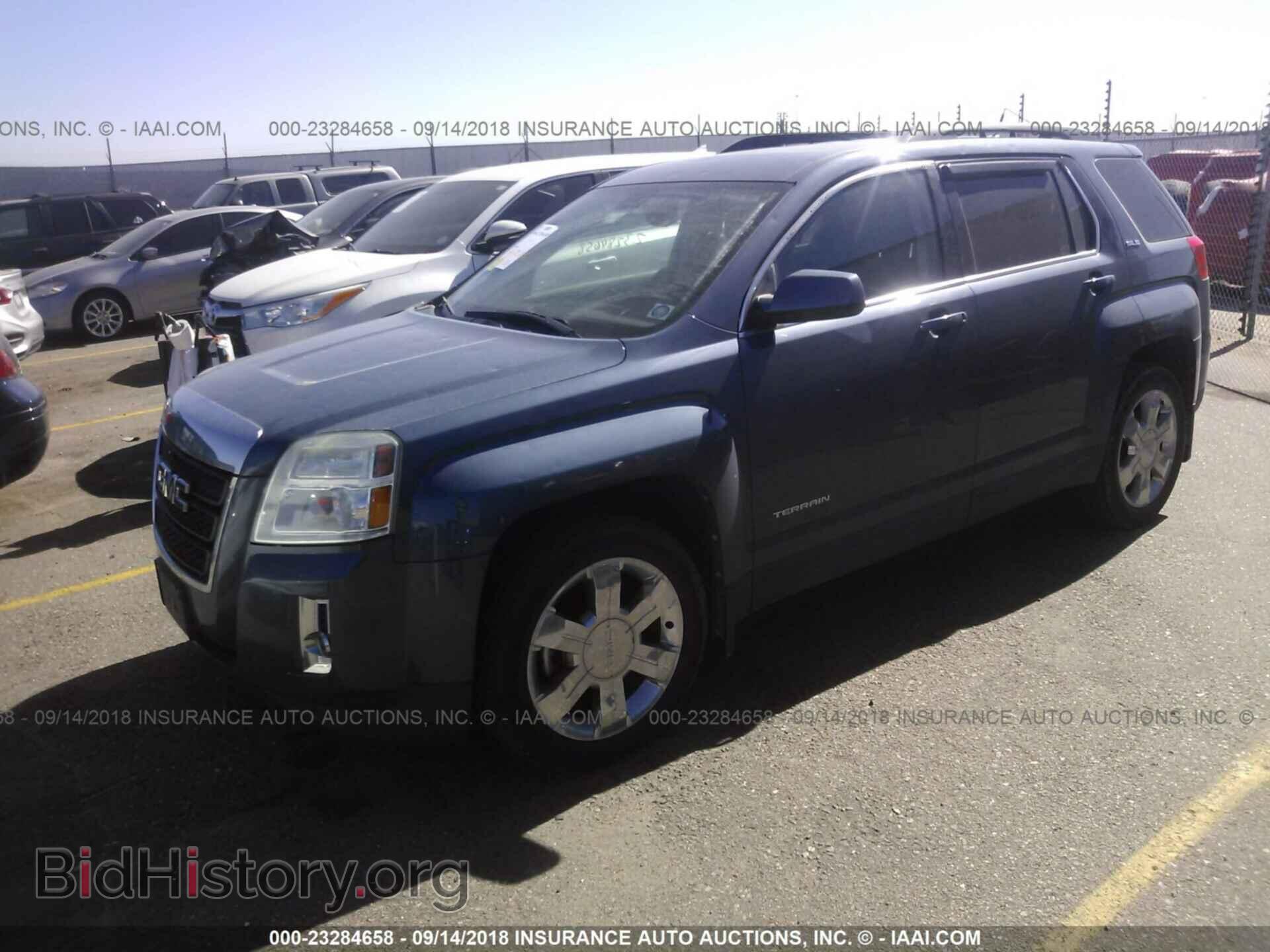 2011 GMC TERRAIN - VIN: 2CTFLTE55B6245589 - Фото 2