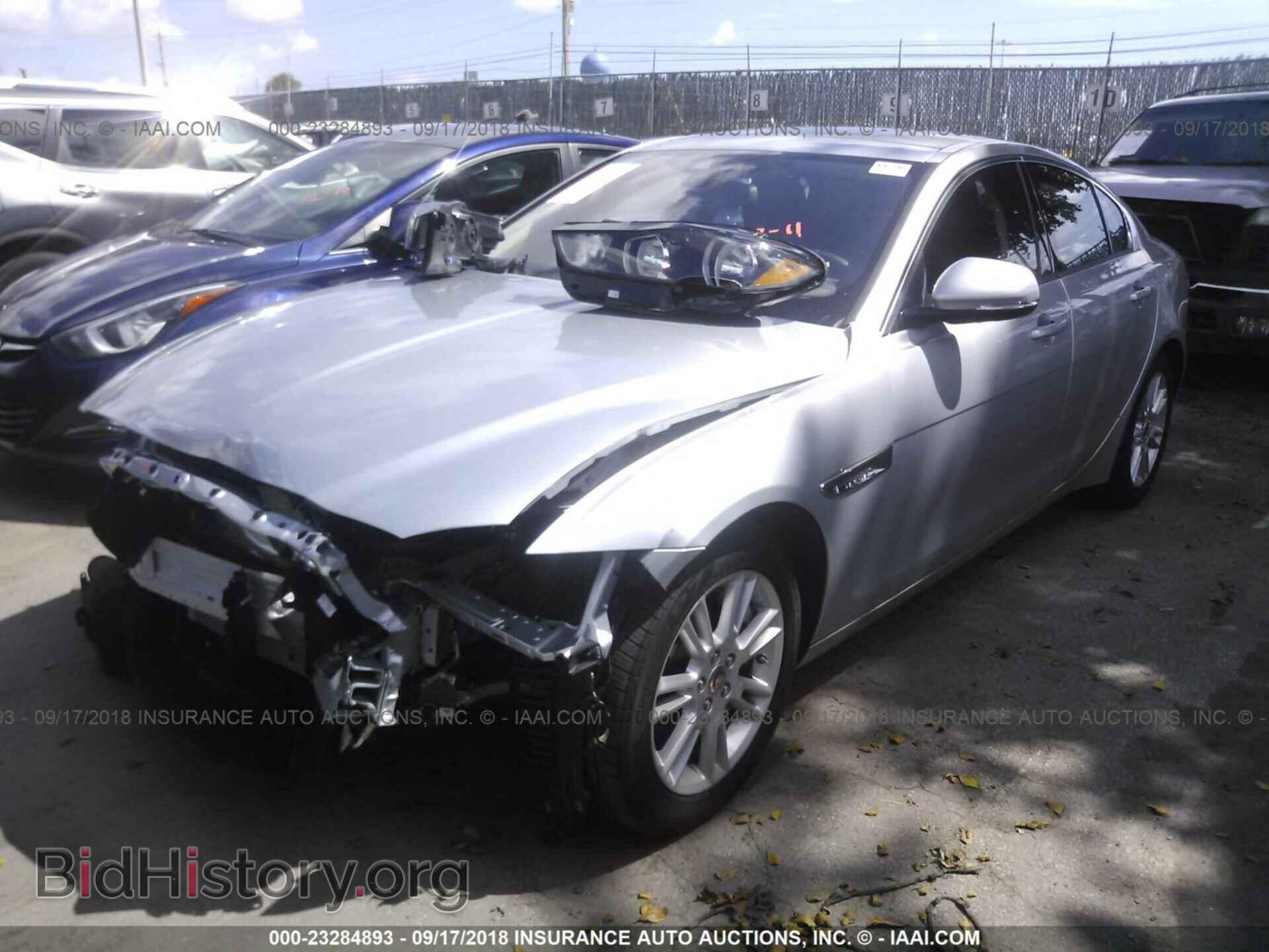 2018 Jaguar Xe - VIN: SAJAD4FX3JCP34377 - Фото 2