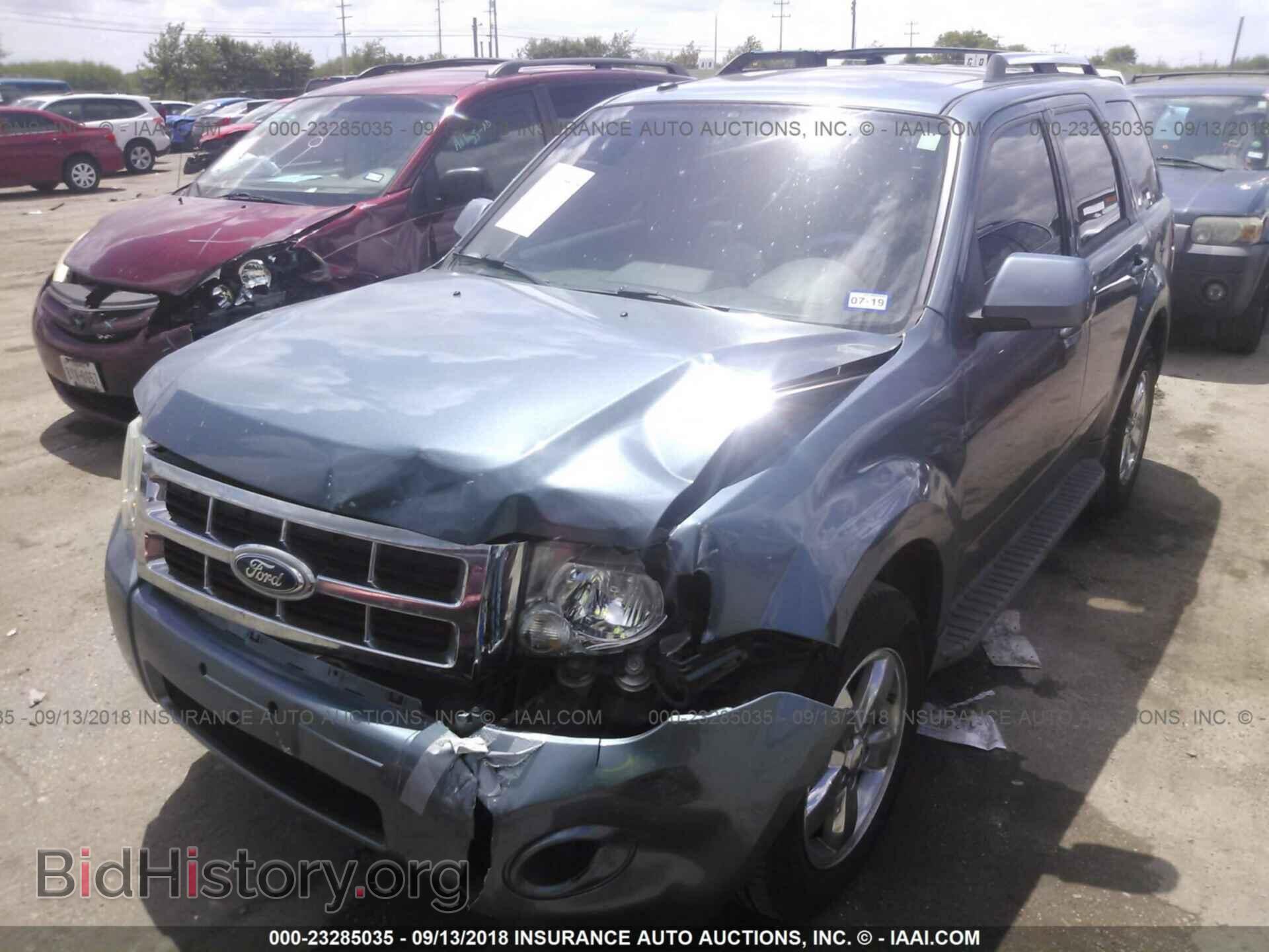 2011 Ford Escape - VIN: 1FMCU0EG1BKA74005 - Photo 2