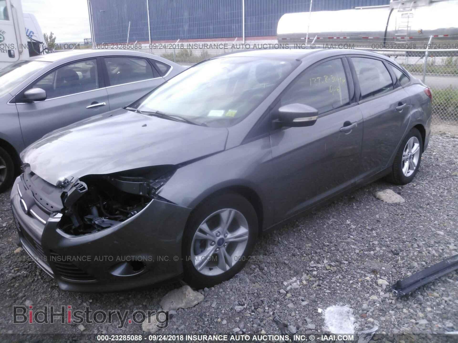 2014 Ford Focus - VIN: 1FADP3F22EL173358 - Photo 2