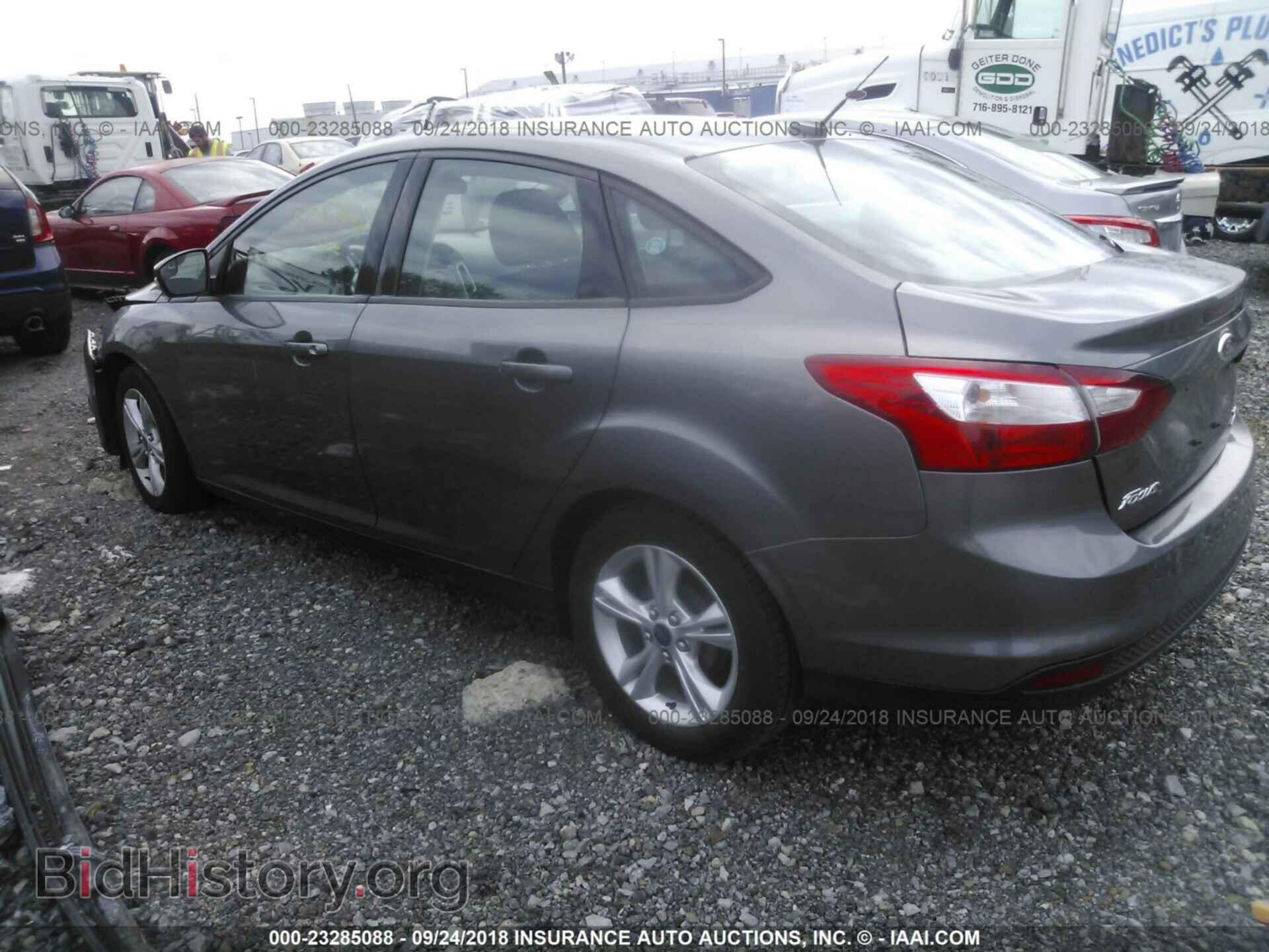 2014 Ford Focus - VIN: 1FADP3F22EL173358 - Photo 3
