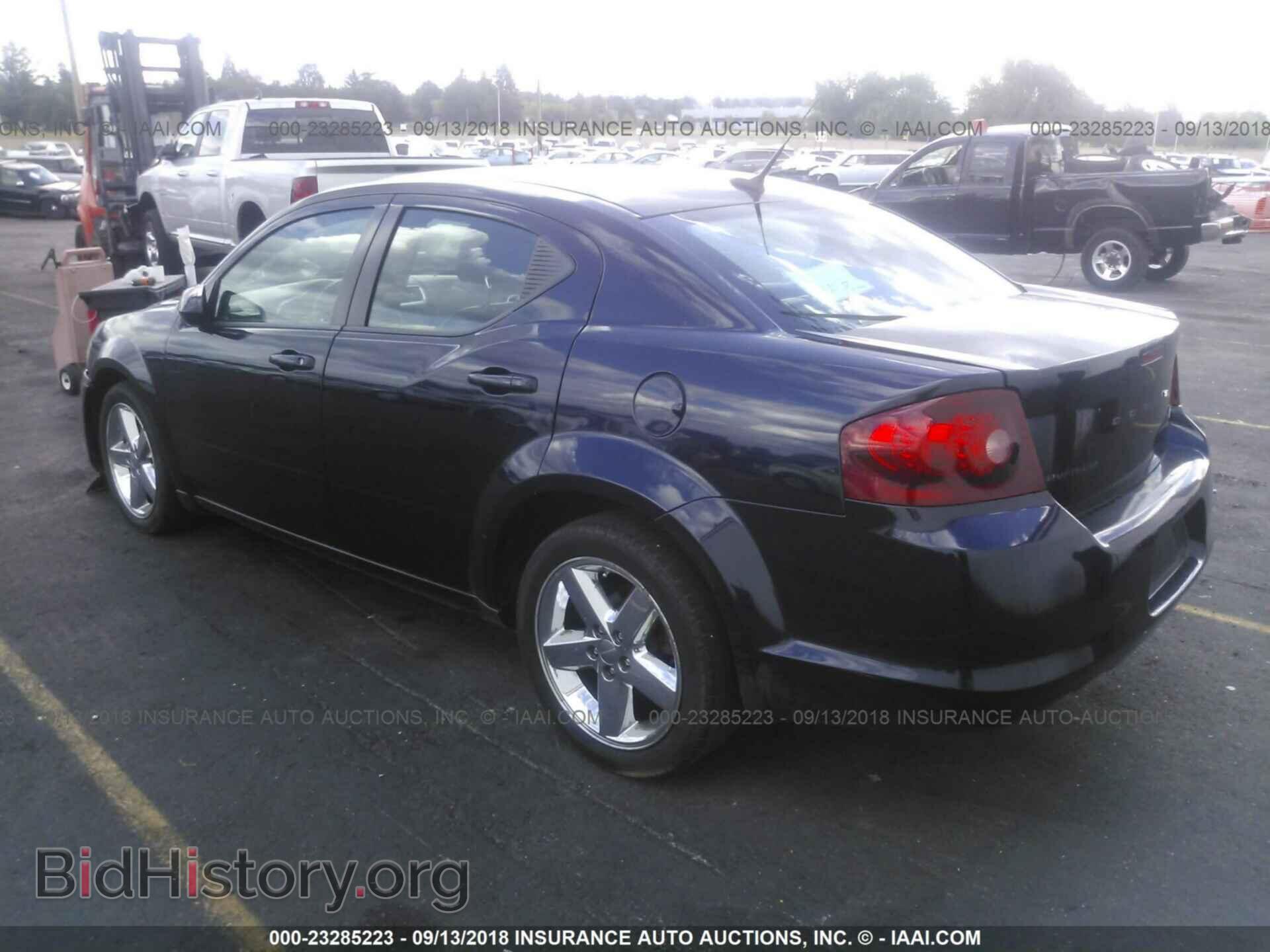 2011 Dodge Avenger - VIN: 1B3BD2FG6BN550212 - Photo 3