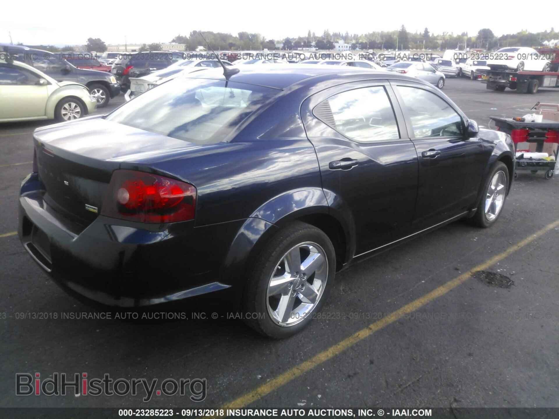 2011 Dodge Avenger - VIN: 1B3BD2FG6BN550212 - Photo 4