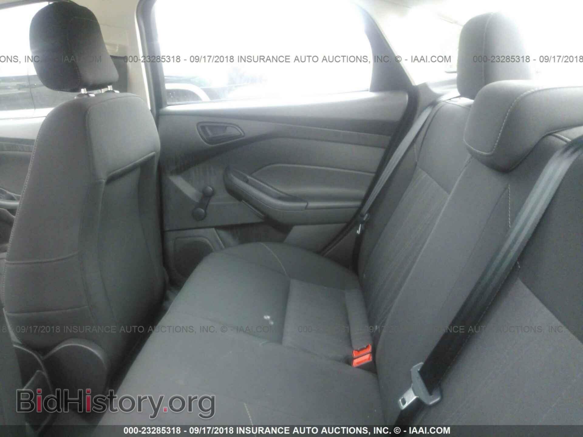 2016 Ford Focus - VIN: 1FADP3E23GL358233 - Photo 8
