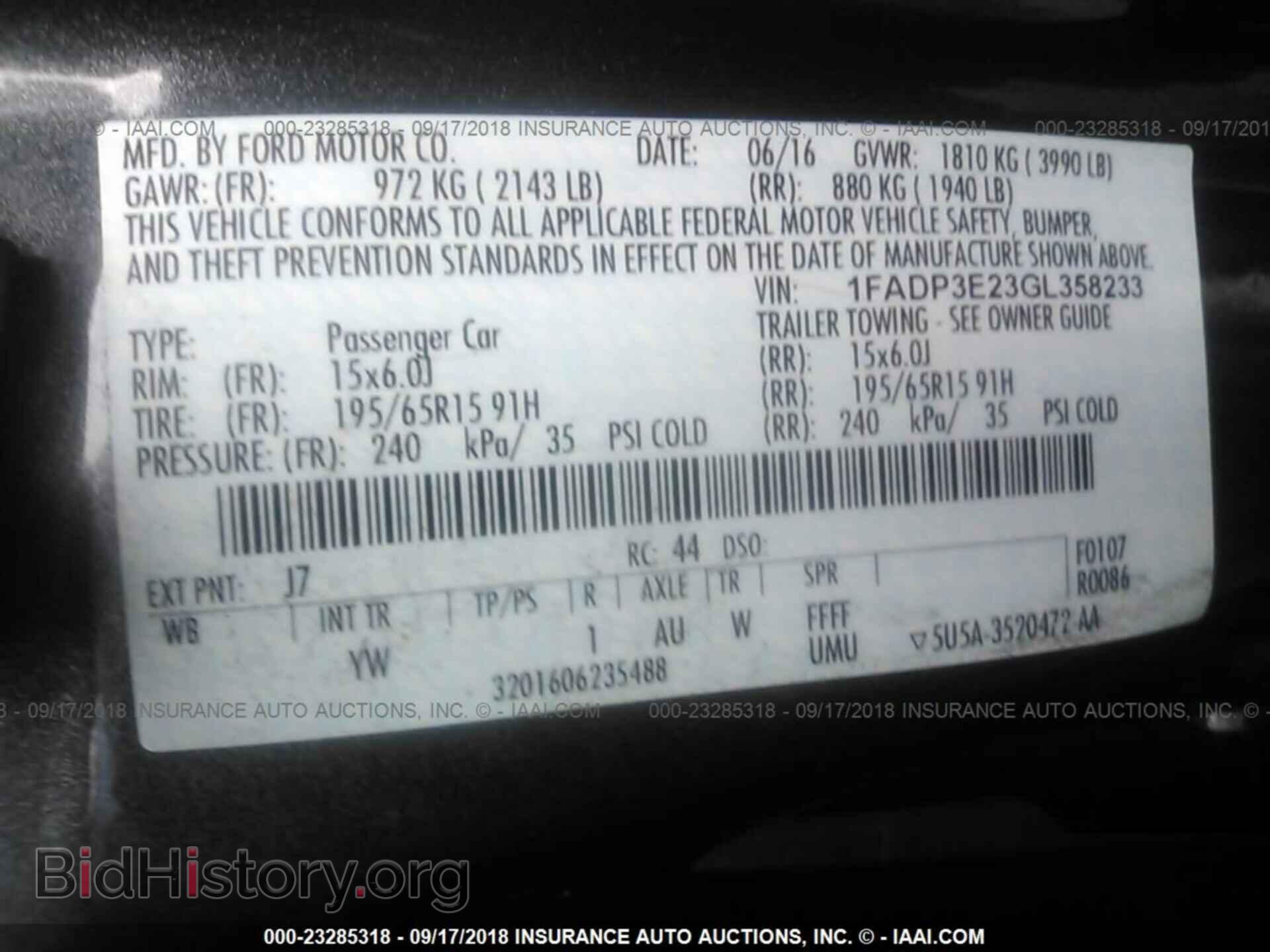 2016 Ford Focus - VIN: 1FADP3E23GL358233 - Photo 9