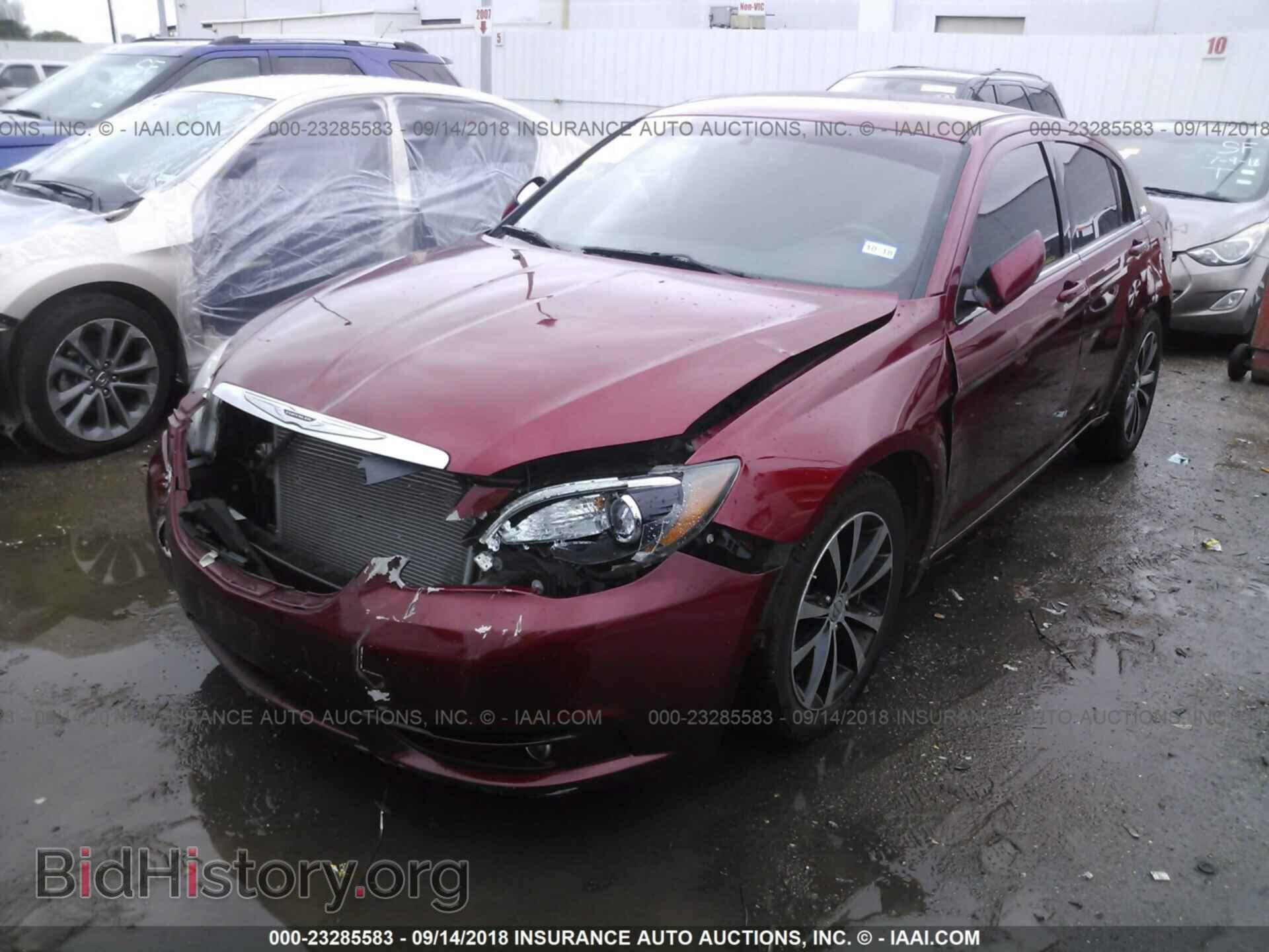 2012 Chrysler 200 - VIN: 1C3CCBHG7CN123663 - Фото 2
